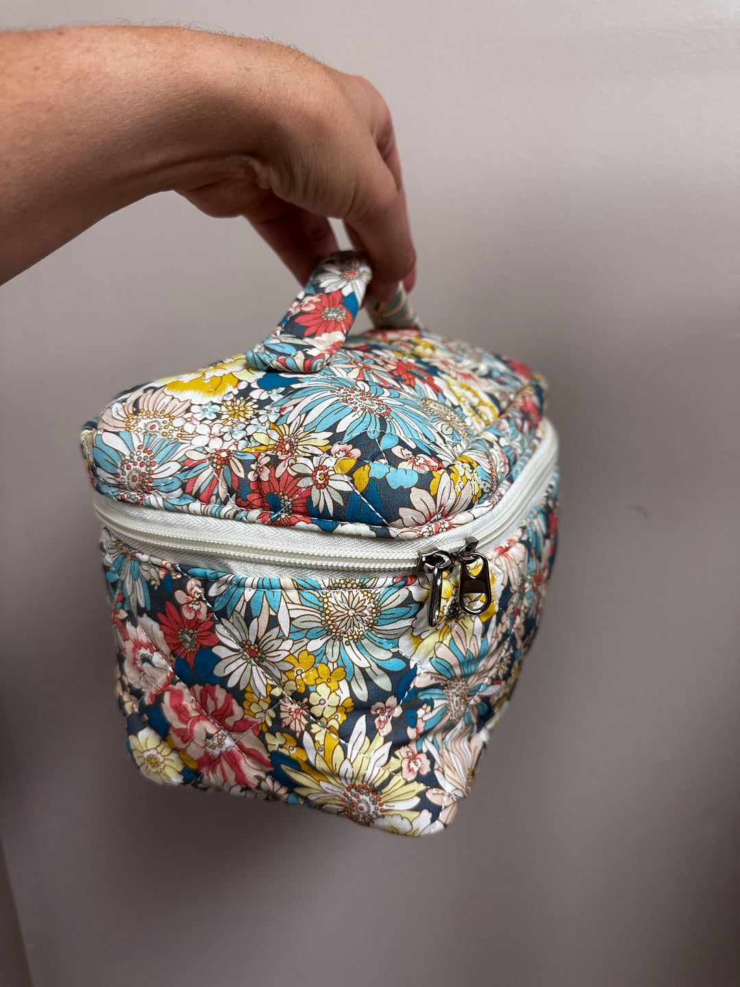 Floral Quilted Travel Case - Size Extra Large
