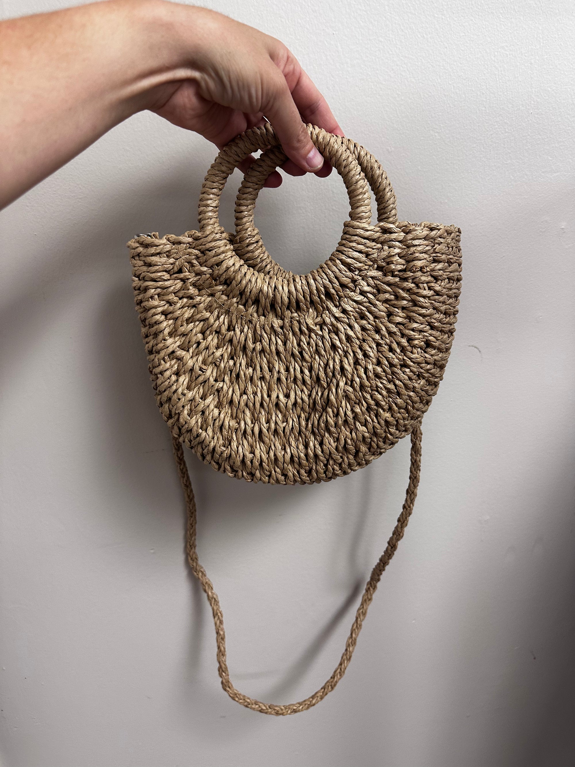 Woven Natural Fiber Circle Handle Bag