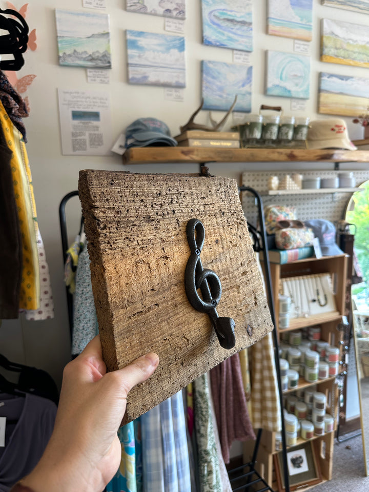 Papa’s Musical Note Hook Rack