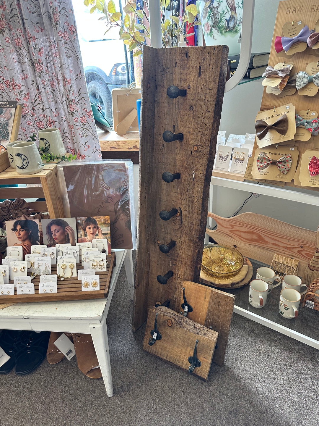 Papa’s Rustic Beam Coat Rack