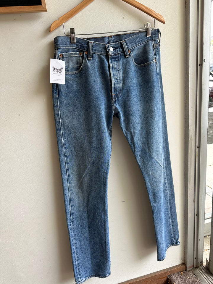 Vintage Levi’s Straight Leg Jeans – Classic Blue | Size 30