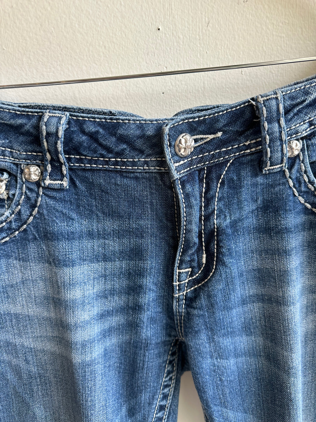 Vintage Miss Me Lowrise Bootcut Jeans – Rhinestone Detail | Size 31