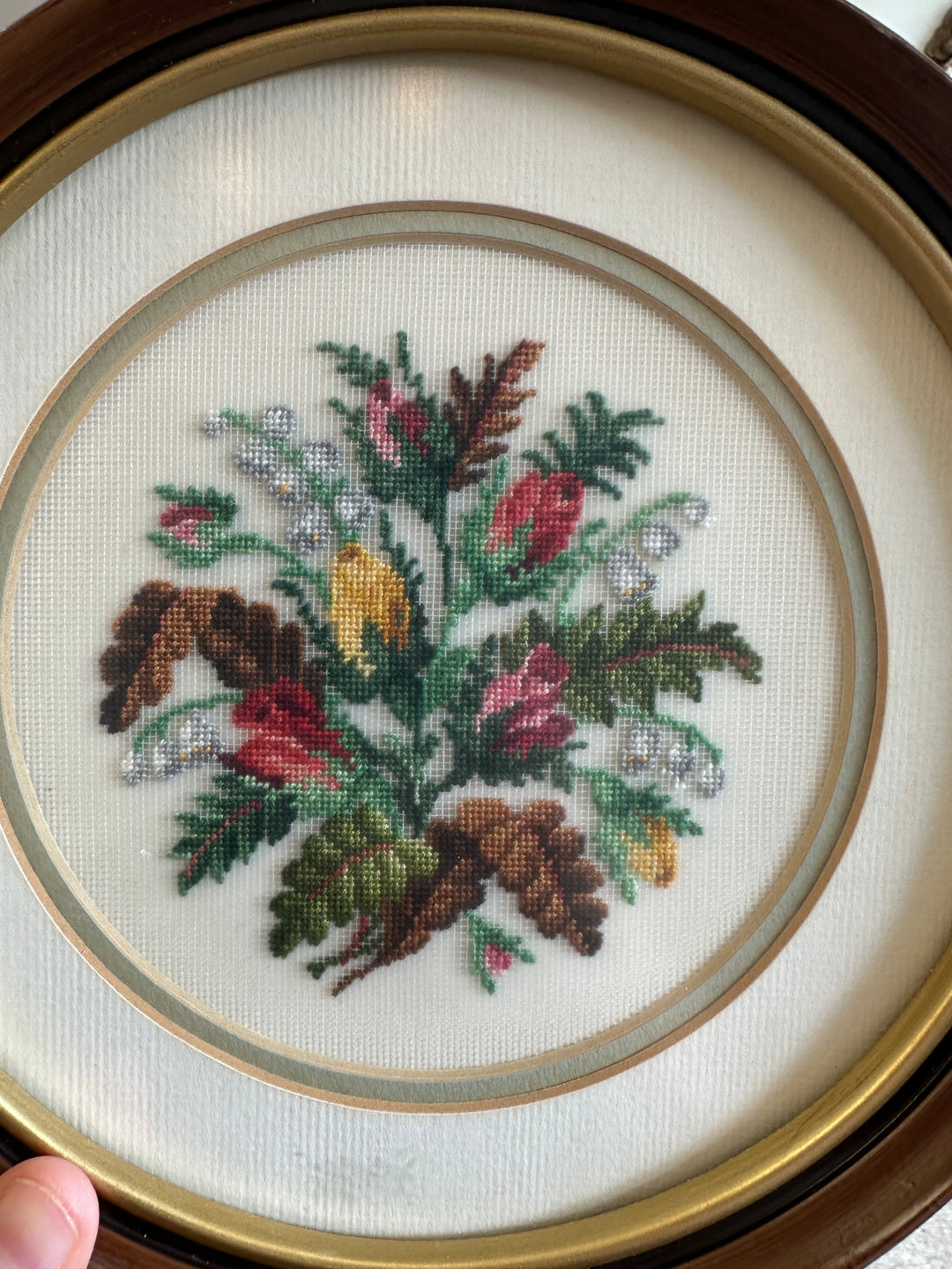 Vintage Round Framed Floral Embroidery Wall Art