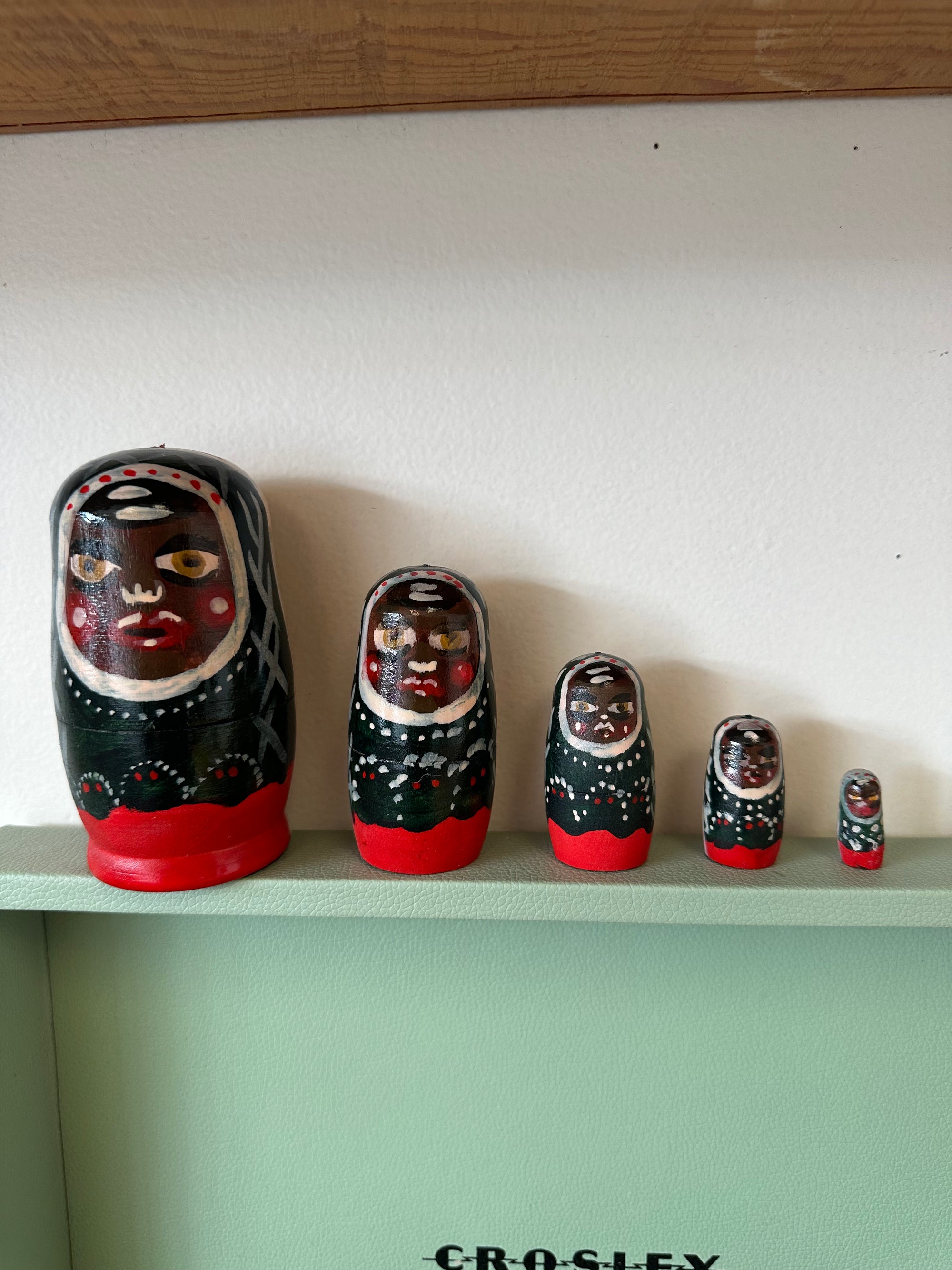 Folk Art Hand Painted Wooden Nesting Dolls Red Forest Green/Red
