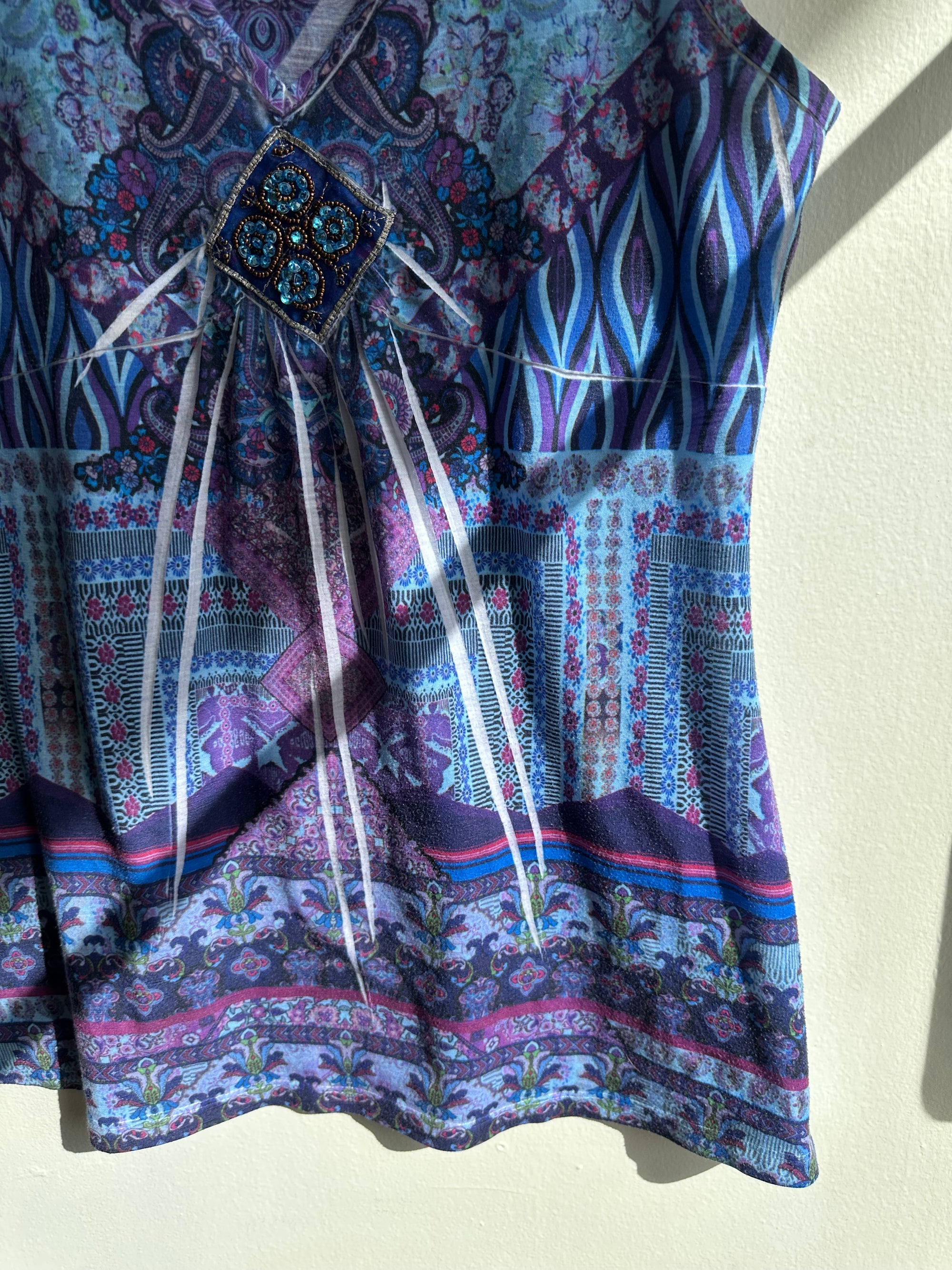 Vintage Y2K Blue Eclectic Patterned Tank Top | Size Medium