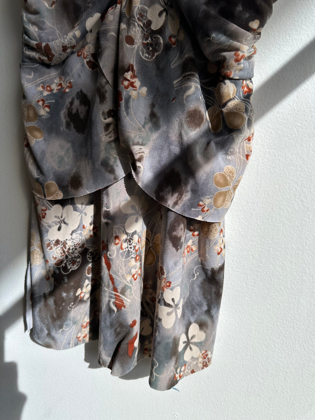 Vintage Y2K Grey Brown Floral Tiered Abstract Tank Top | Size Medium