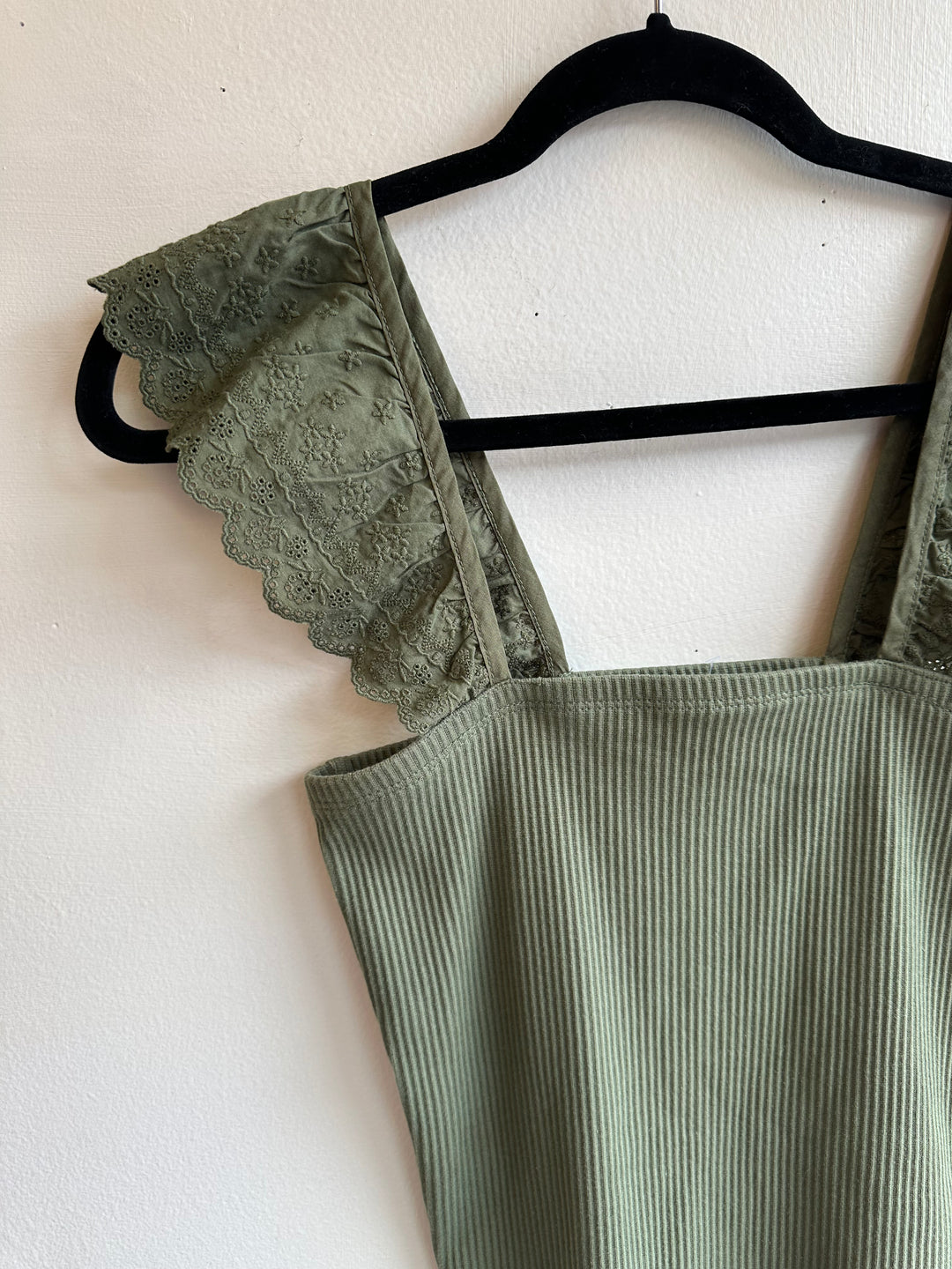GAP Green Tank Top With Ruffle Eyelet Straps | Size Small | New With Tags