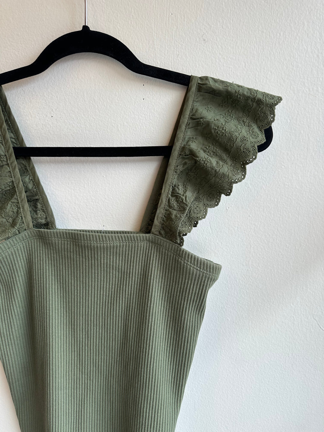 GAP Green Tank Top With Ruffle Eyelet Straps | Size Small | New With Tags
