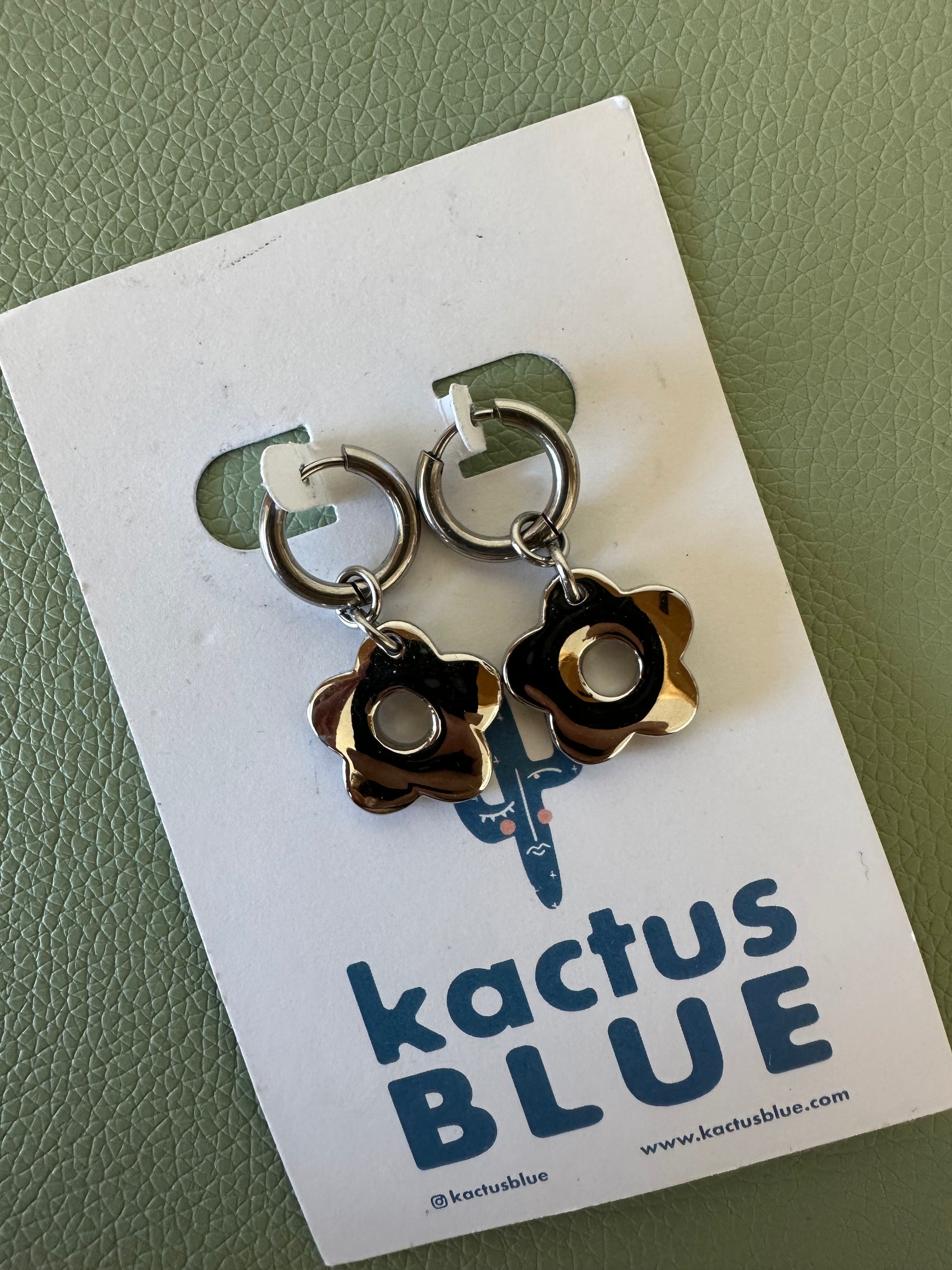 Kactus Blue Chunky Silver Flowers