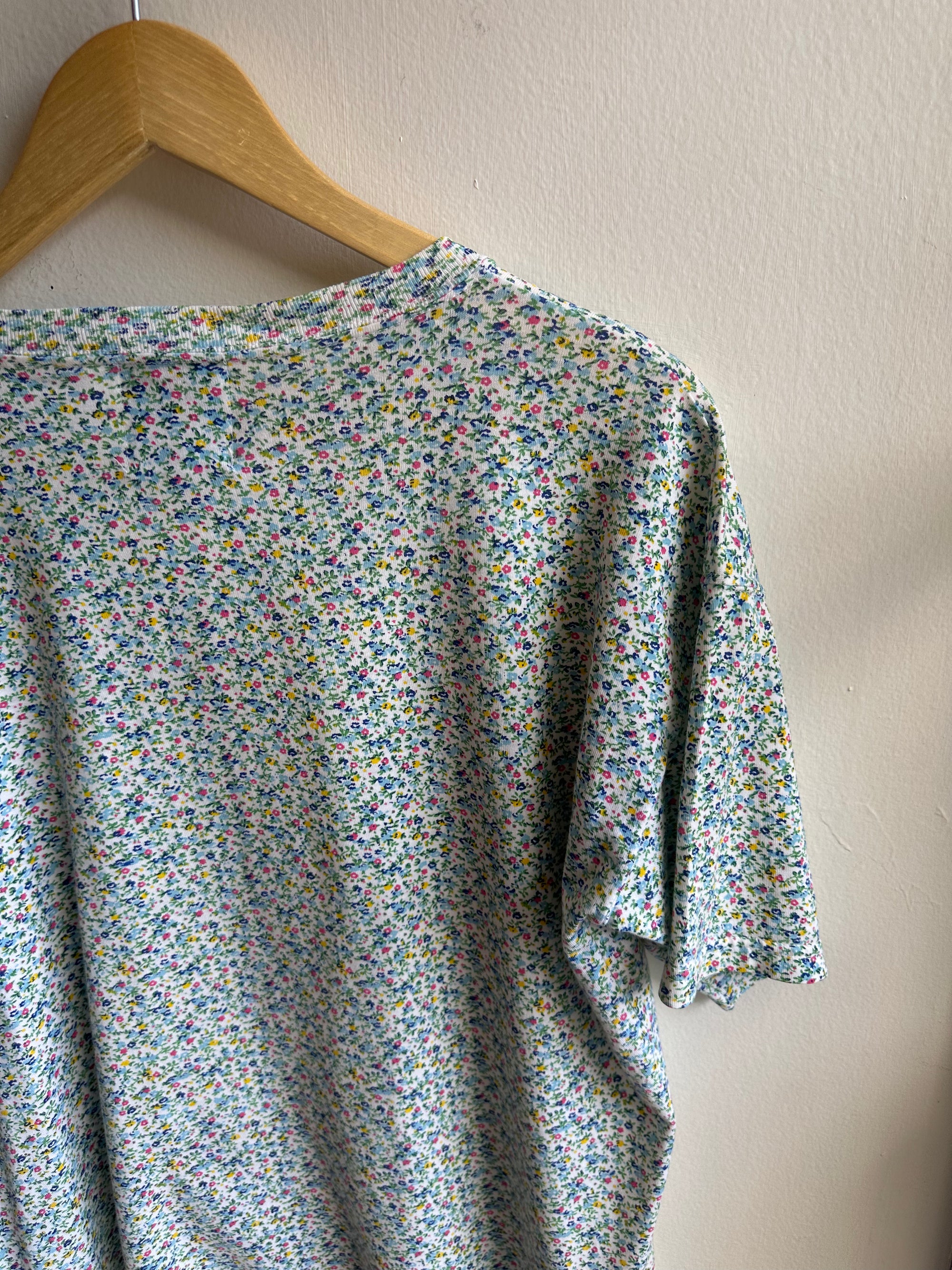 Vintage 80s Blue + Pink Flower Tee Shirt | Size Medium