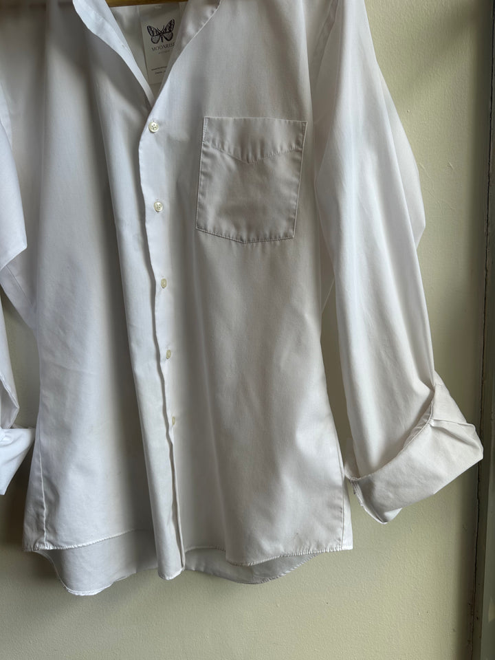 Van Heusen Fitted White Button Up Shirt | Size Men’s Medium
