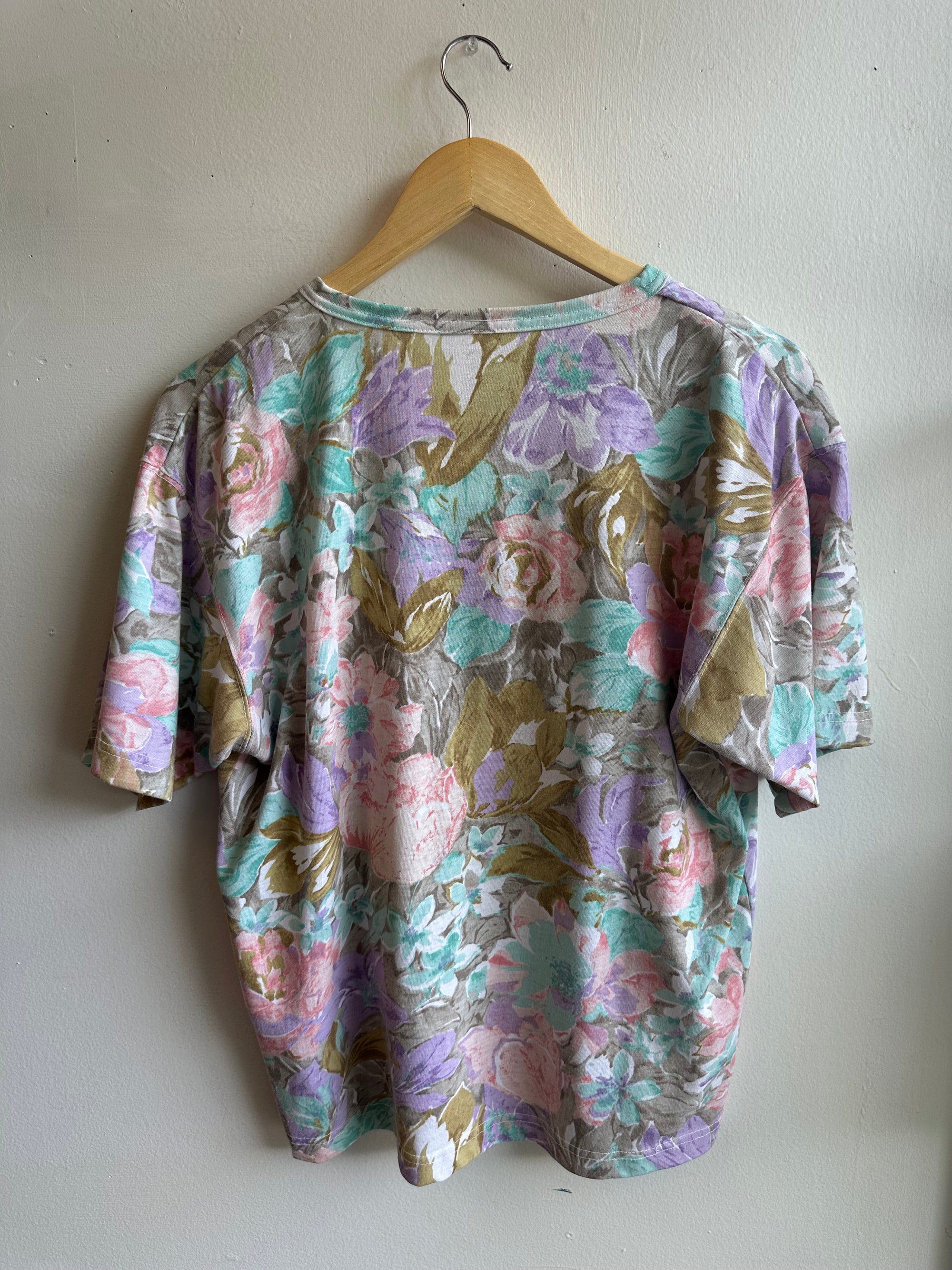 Vintage 80s Pastel Floral Henley T-Shirt | Size Large