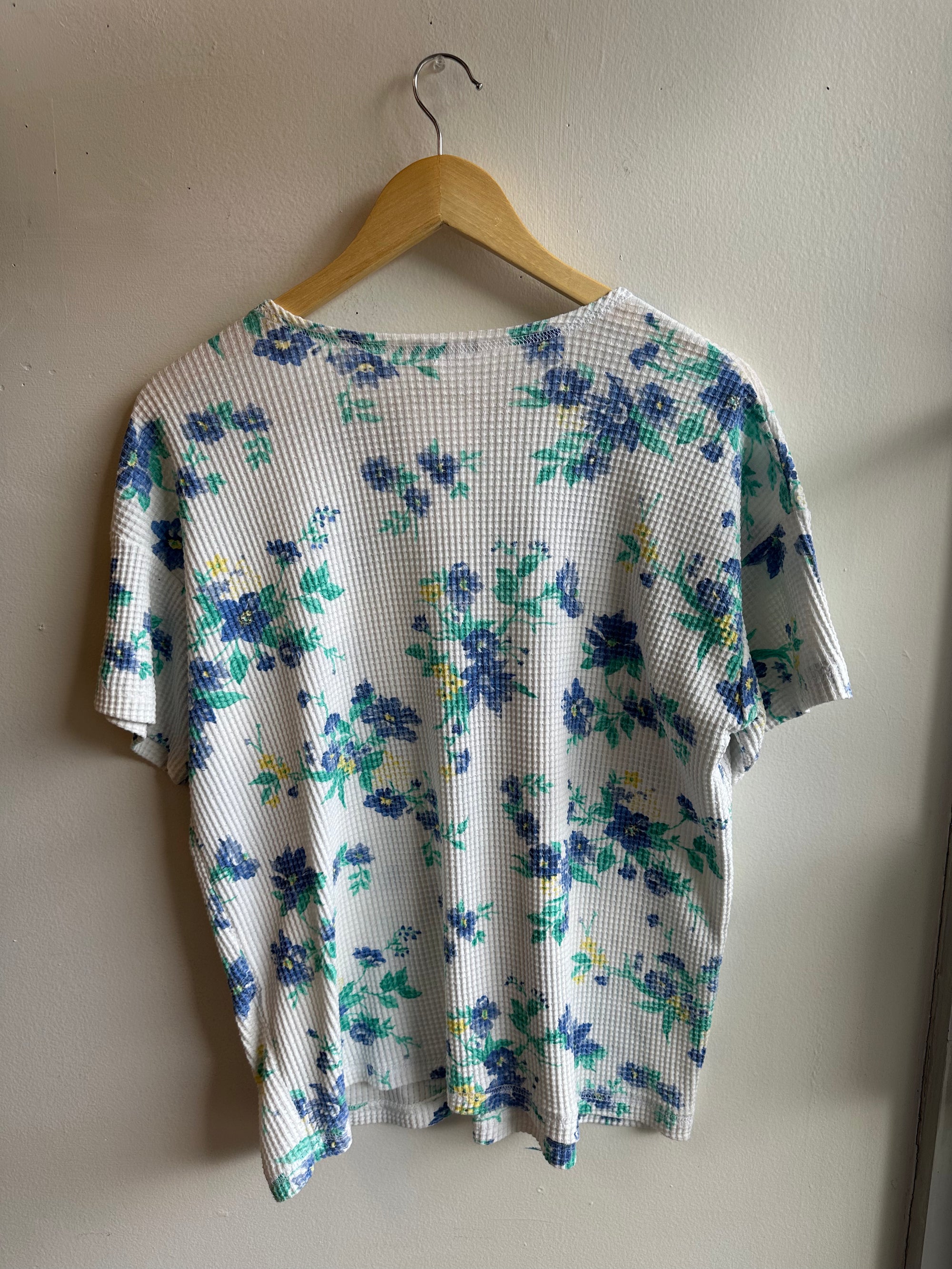 Vintage Blue + Green Waffle Knit Floral T-Shirt | Size Large