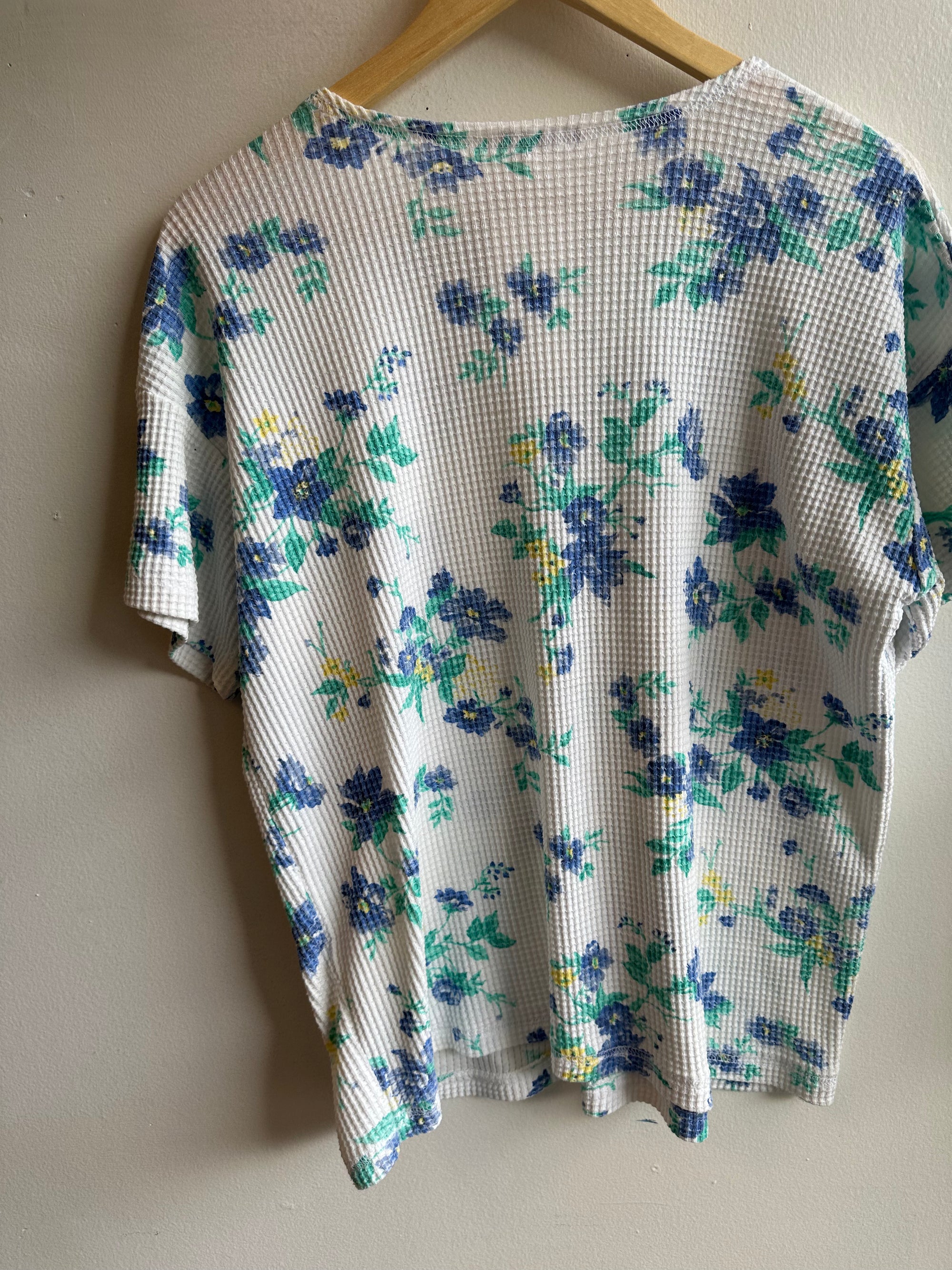 Vintage Blue + Green Waffle Knit Floral T-Shirt | Size Large