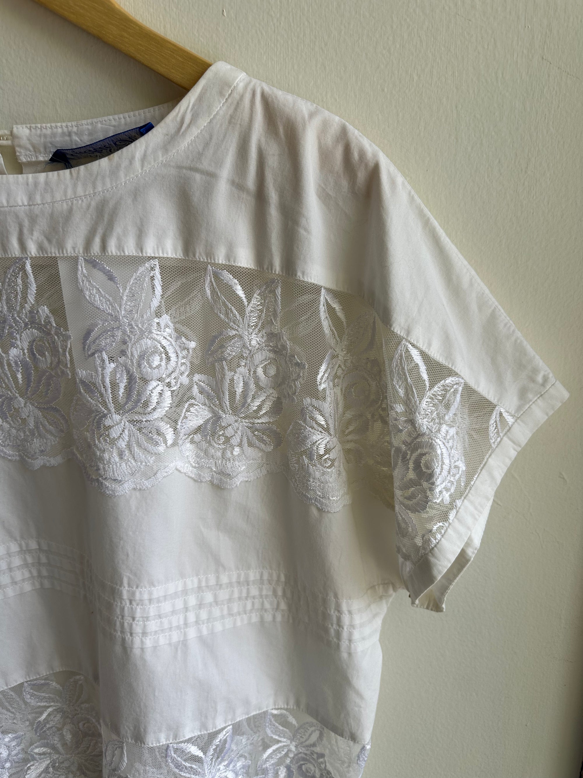 Vintage Jackie K White Lace + Cotton T-Shirt | Size Medium | Made in Canada