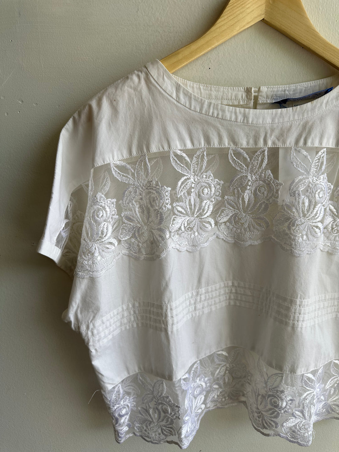 Vintage Jackie K White Lace + Cotton T-Shirt | Size Medium | Made in Canada