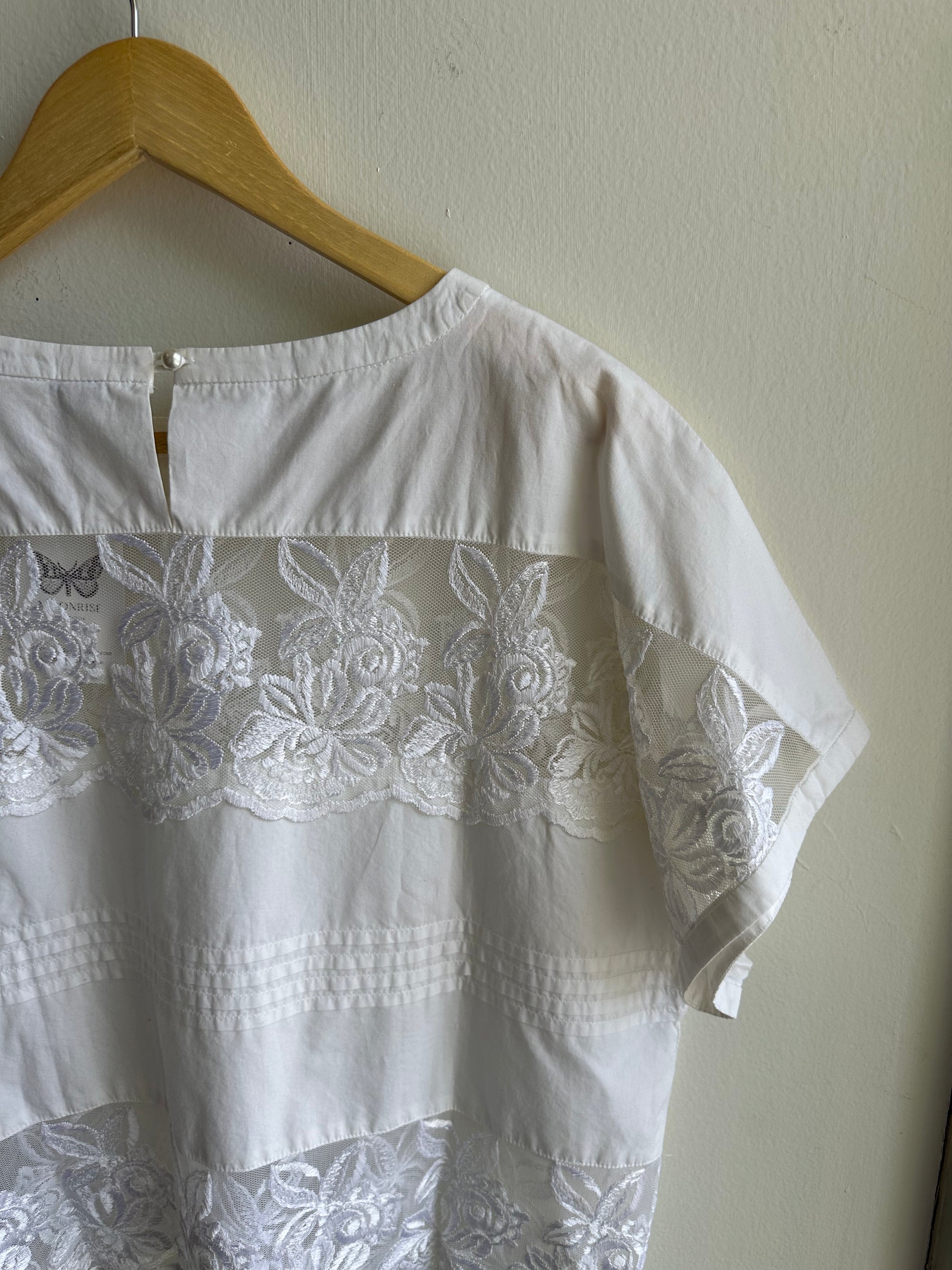 Vintage Jackie K White Lace + Cotton T-Shirt | Size Medium | Made in Canada