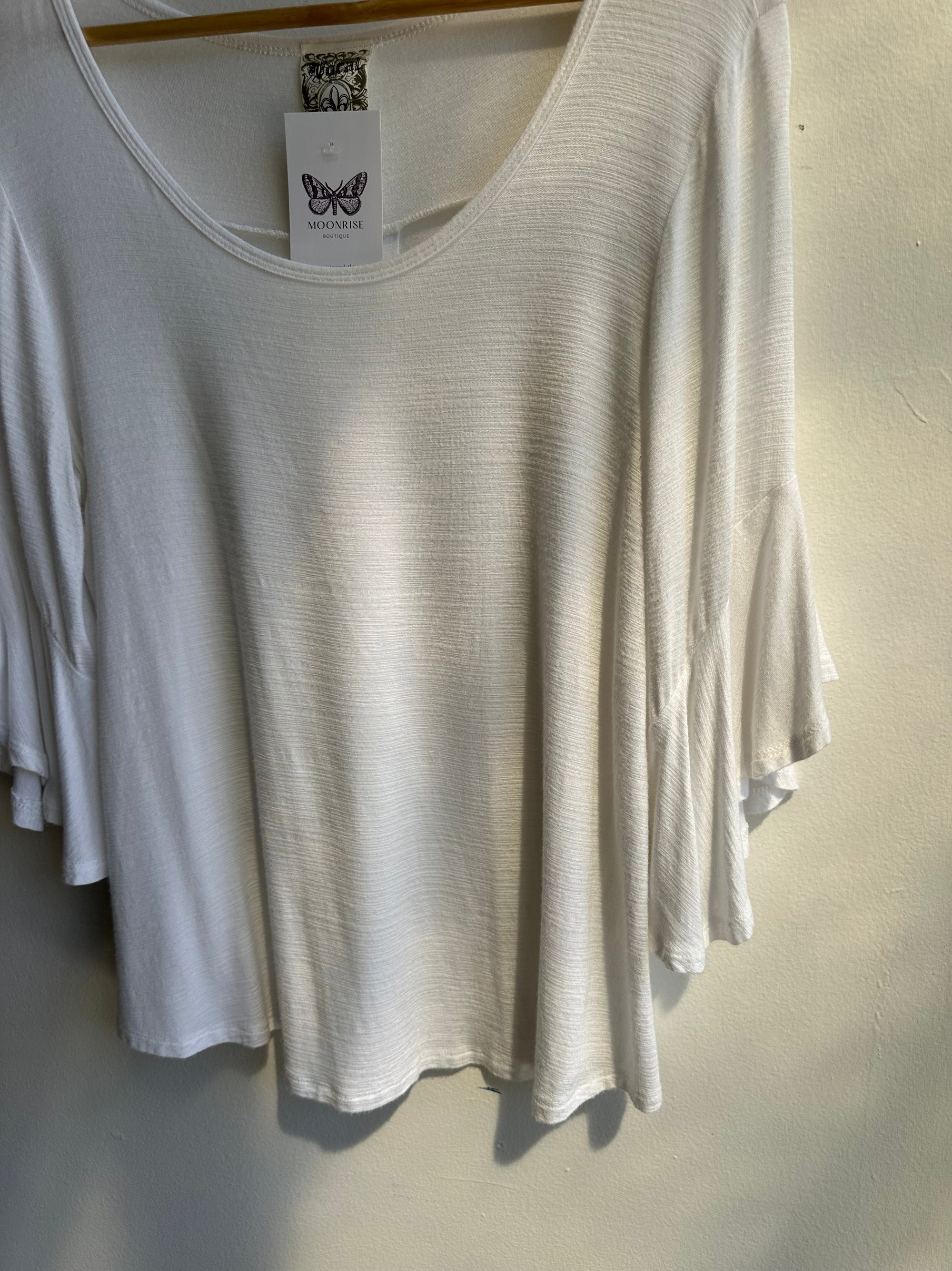 Vocal Boho Flowy White Bell Sleeve Top | Size Medium