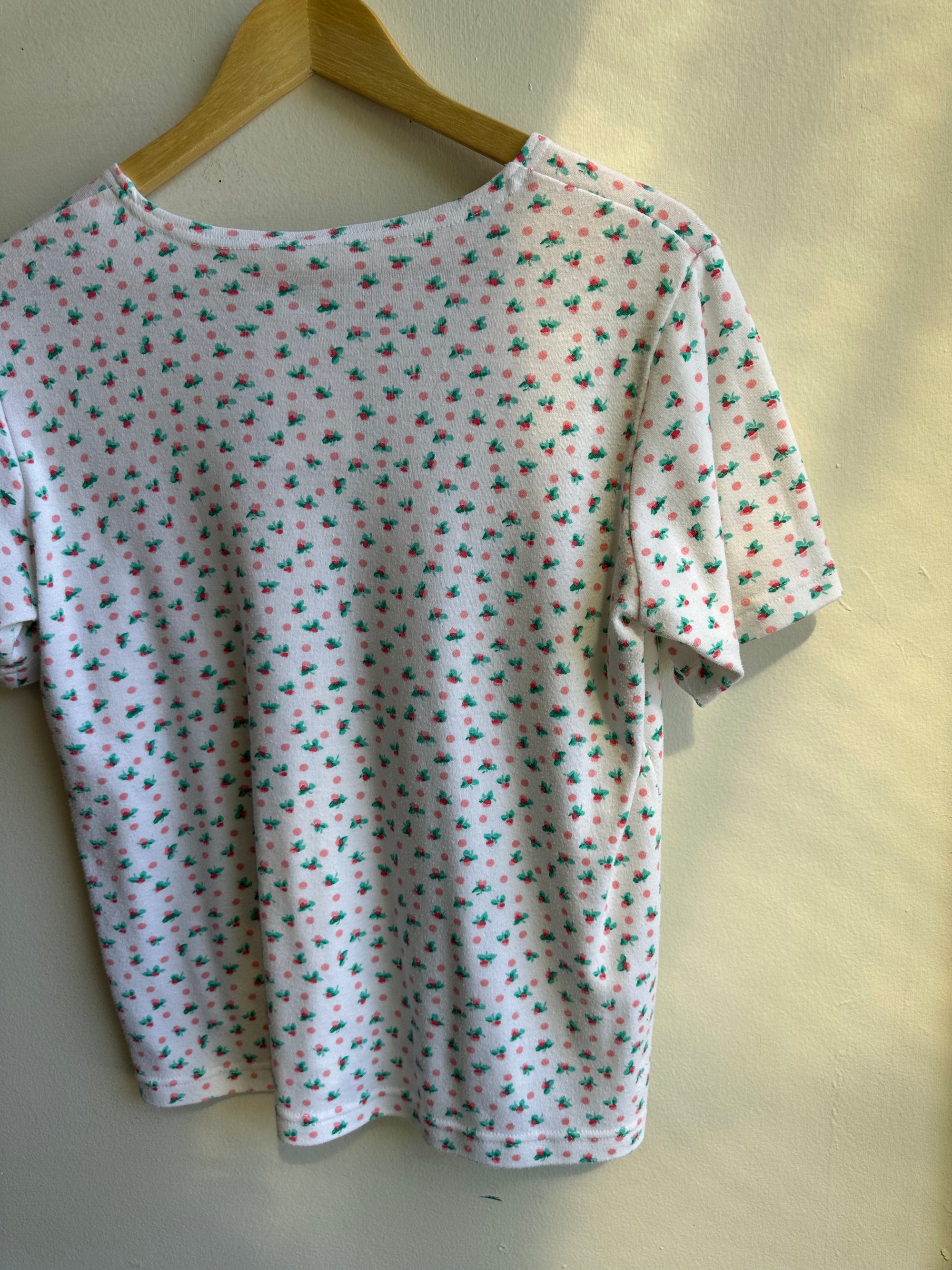 Vintage 80s Delicate Roses Print T-Shirt | Size Medium