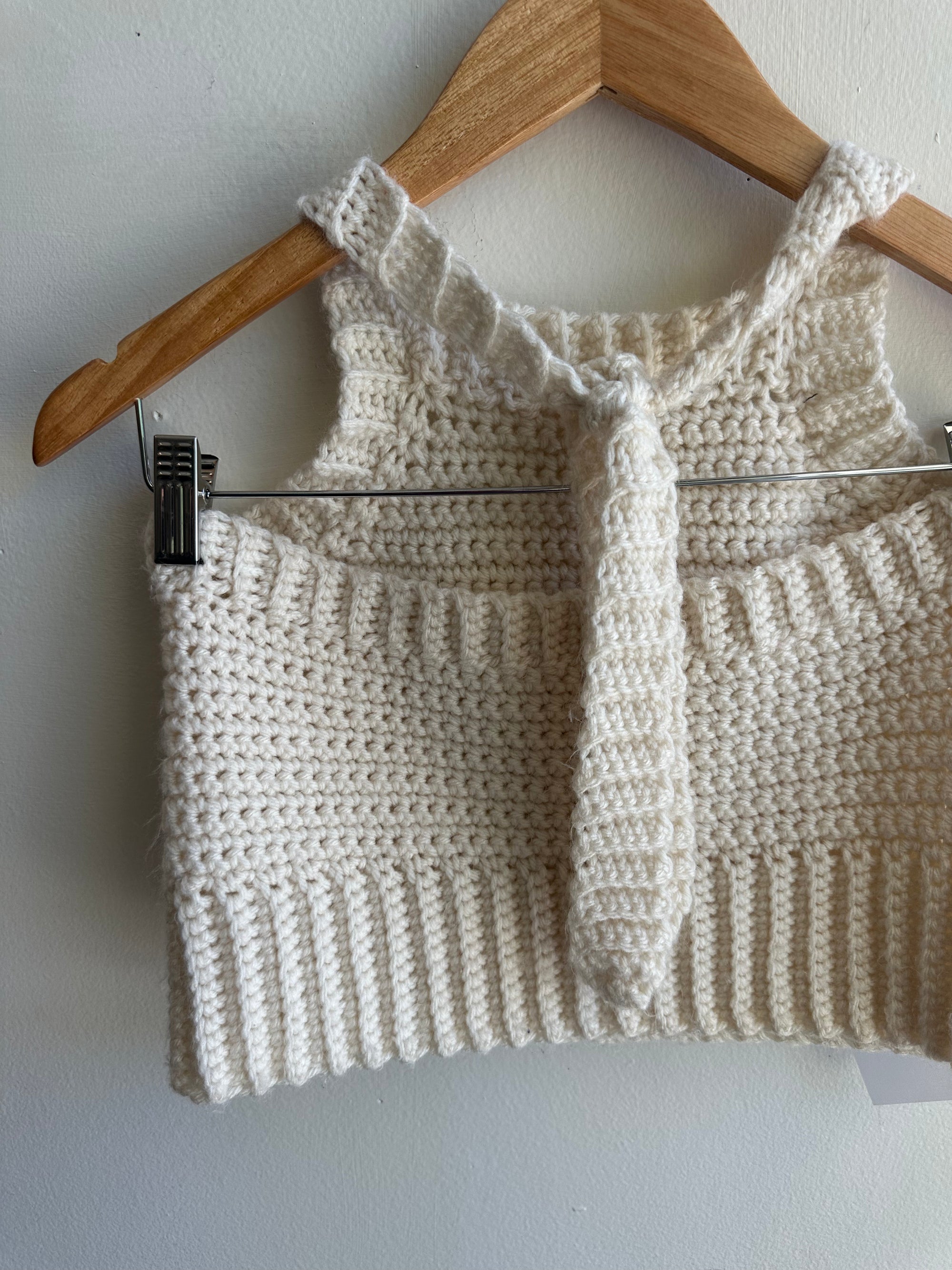 Jenny Bee Handmade Cropped Knit Halter Top | Cream | Size Medium