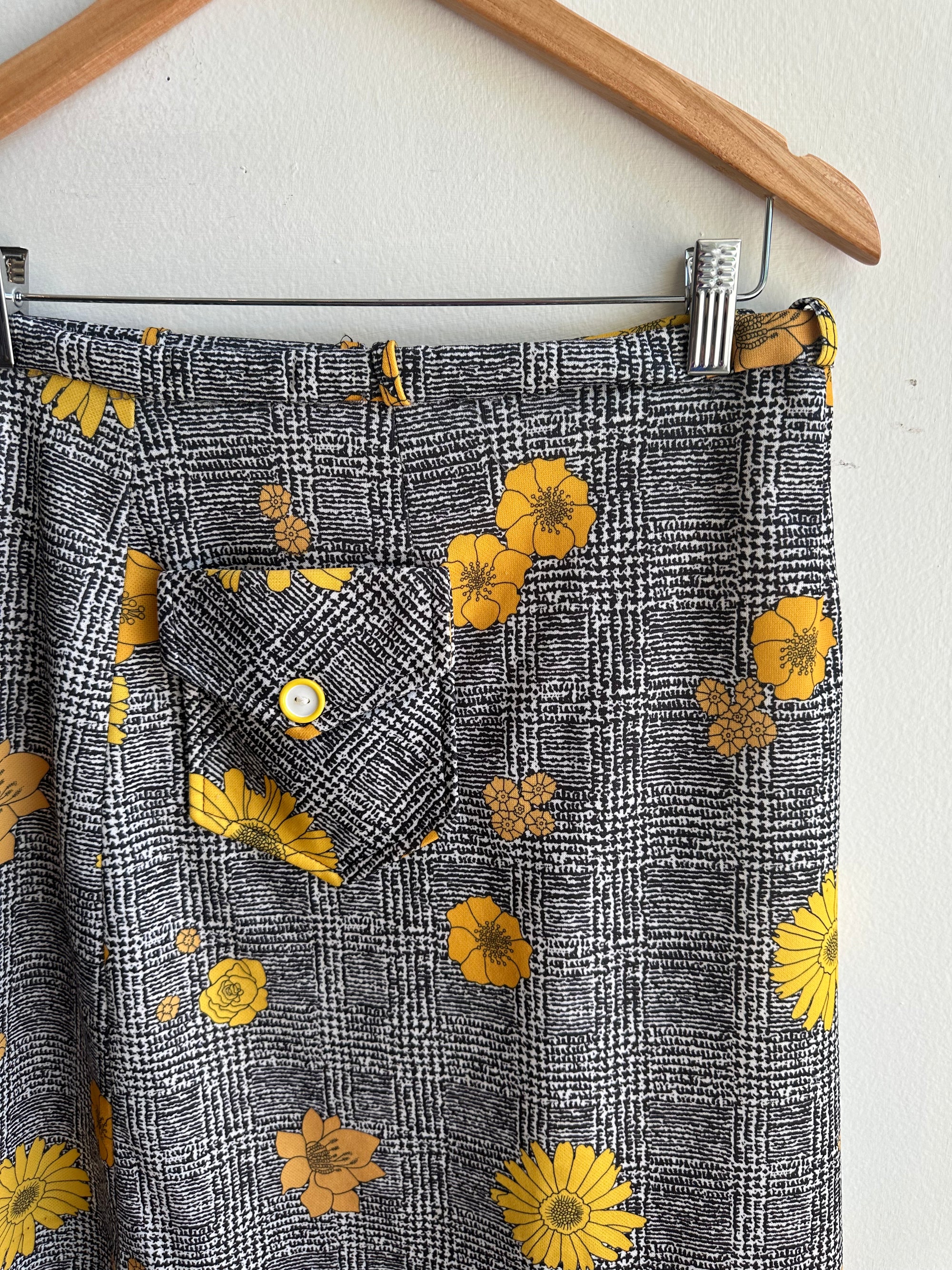 Vintage 1960s Daisy + Plaid Skirt Set | Size 8