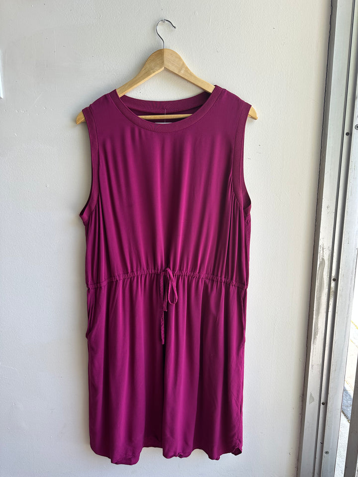 Everyday Lightweight Dress with Tie at Waist and Pockets | Berry | Size XXL