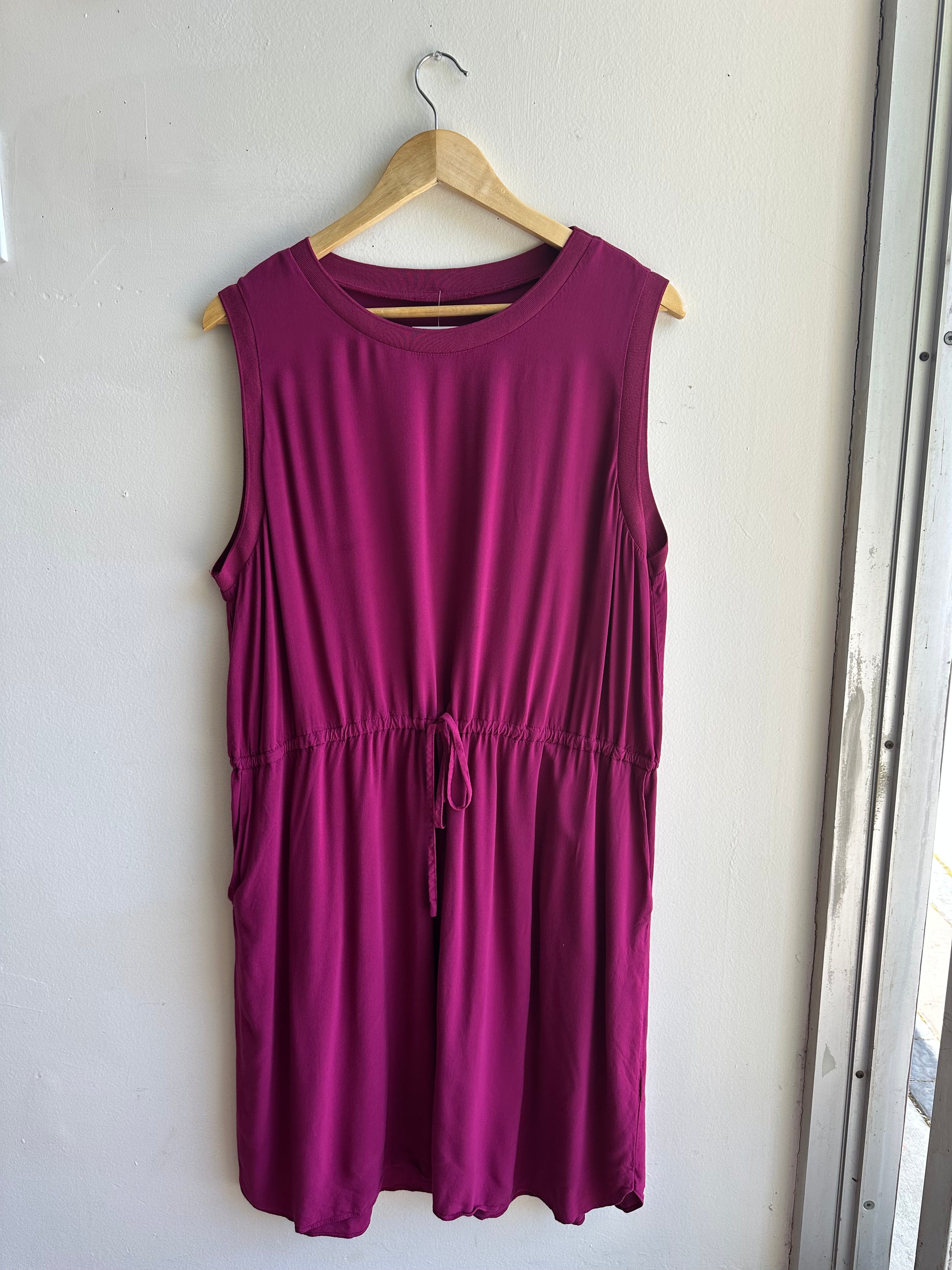 Everyday Lightweight Dress with Tie at Waist and Pockets | Berry | Size XXL