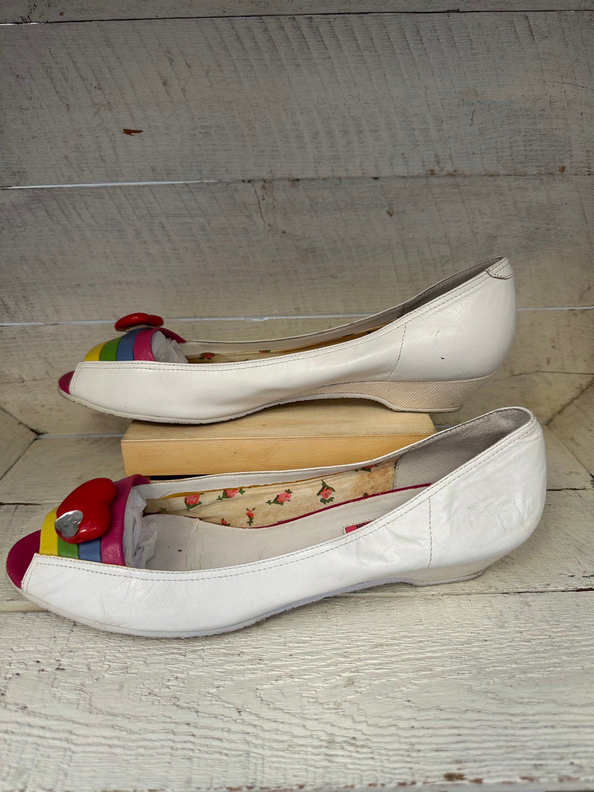 Vintage Betsyville Betsy Johnson Rainbow Kitten Heel Flats | Size Women’s 8