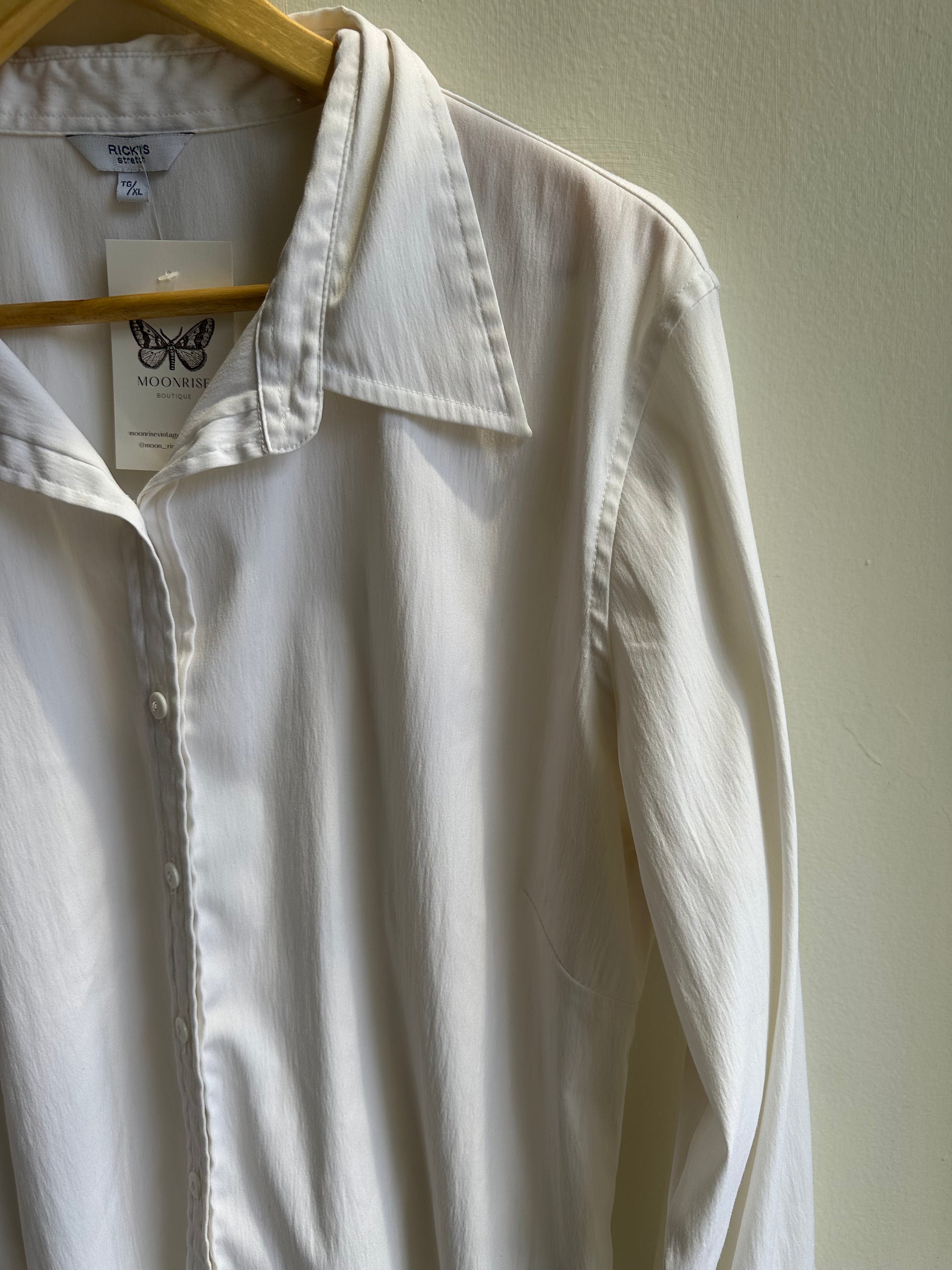 Vintage Dream Blouse – Soft Textured White Button-Up | Size Extra Large