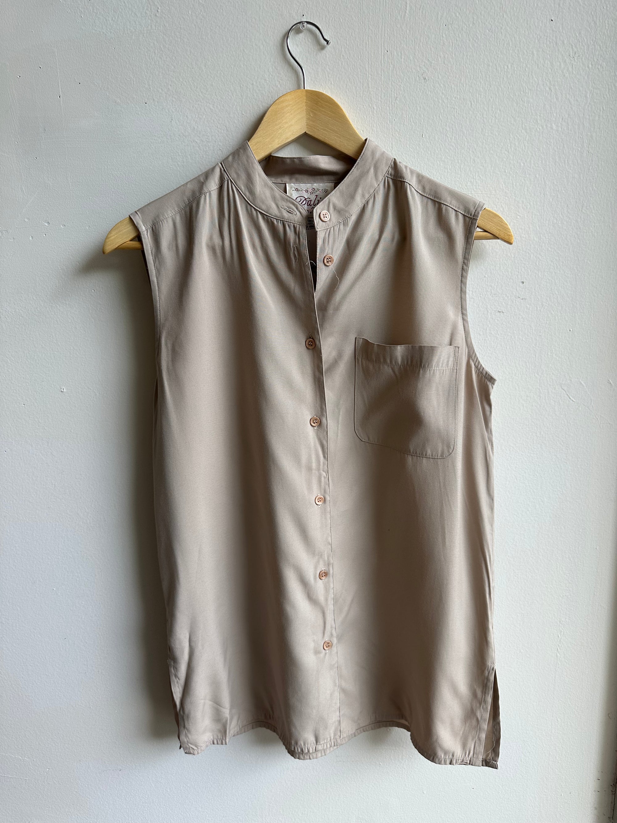 Vintage Desert Dusk Sleeveless Blouse | Sandstone | Size Medium