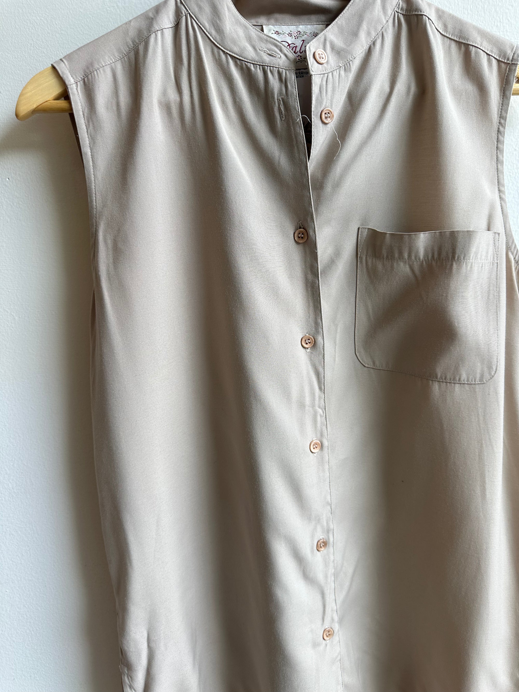 Vintage Desert Dusk Sleeveless Blouse | Sandstone | Size Medium