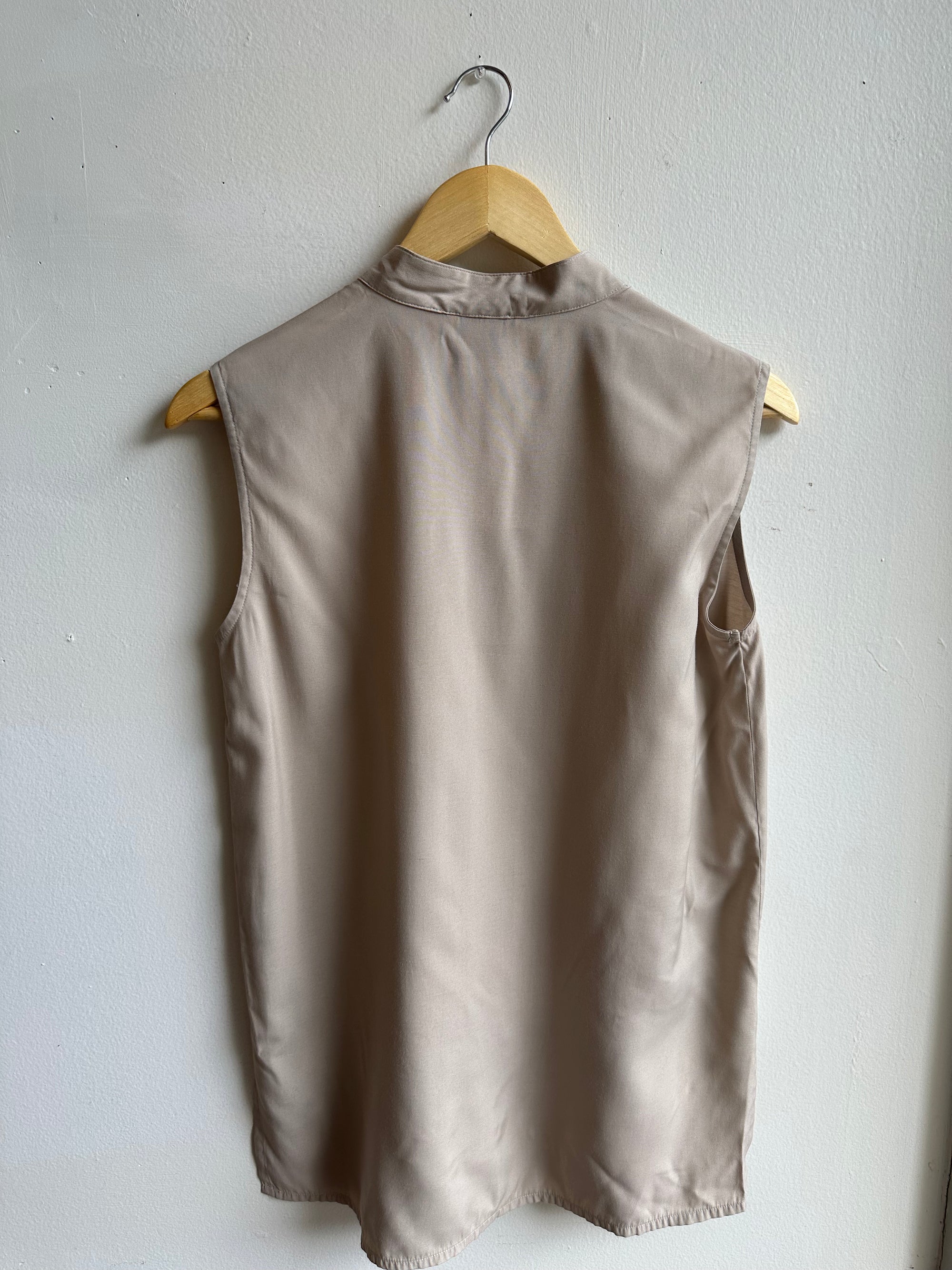 Vintage Desert Dusk Sleeveless Blouse | Sandstone | Size Medium