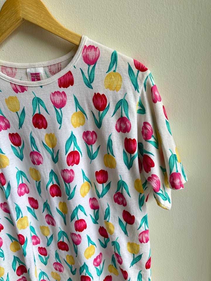 Vintage Tulip Time Tee – Retro Floral Delight | Size Medium