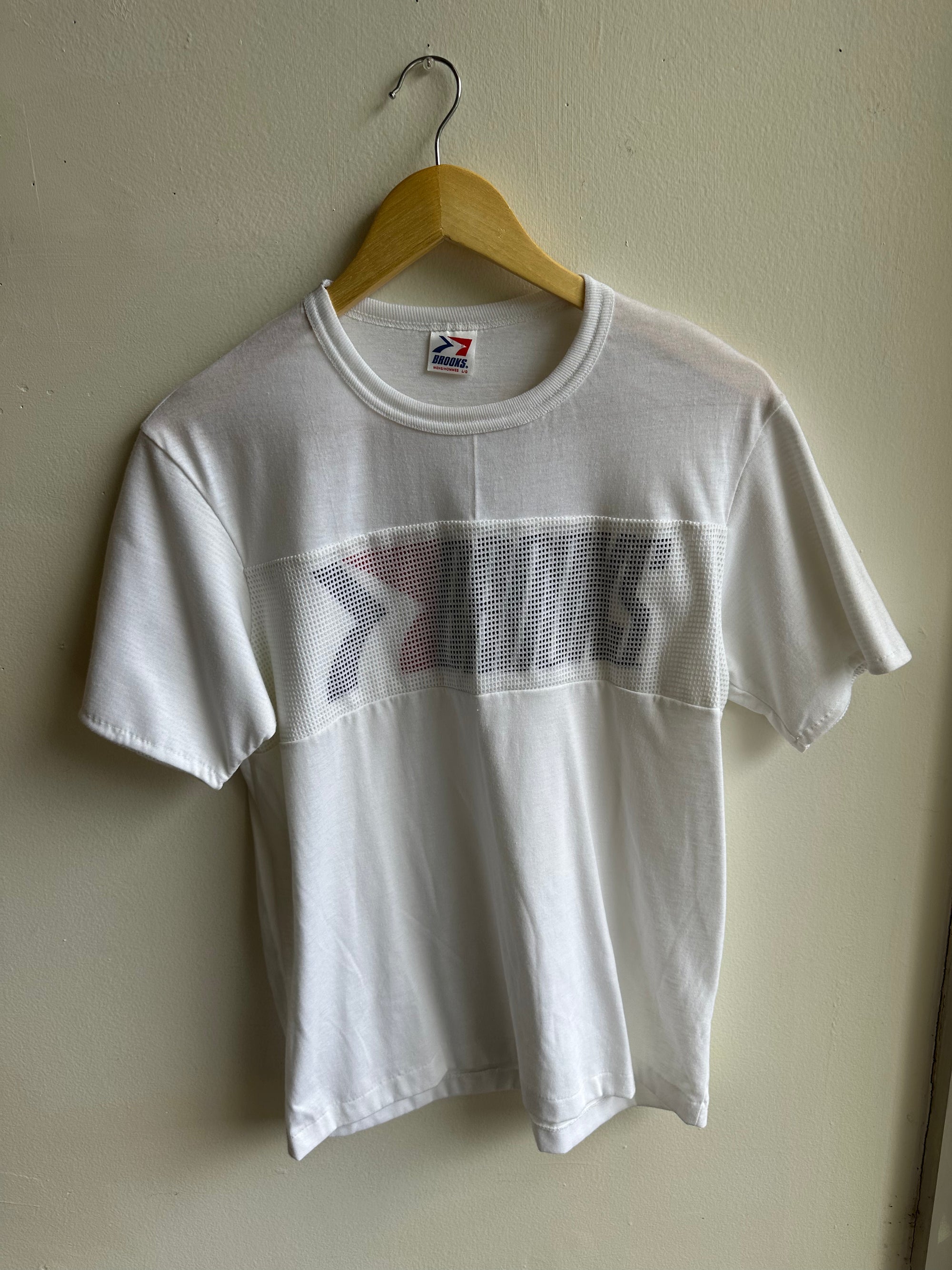 Vintage Brooks Mesh Panel Tee – White Performance Classic | Size Mens Large