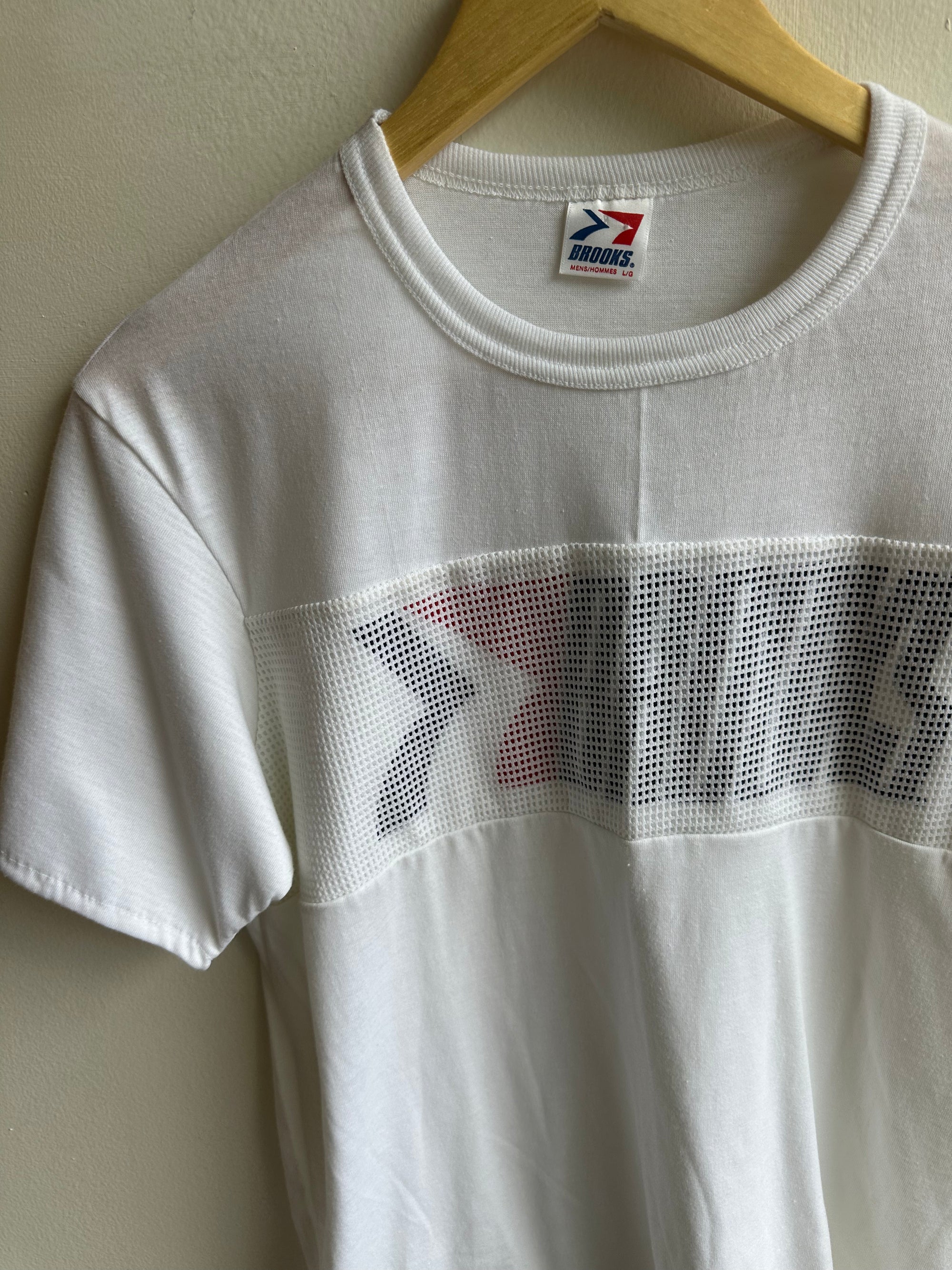 Vintage Brooks Mesh Panel Tee – White Performance Classic | Size Mens Large