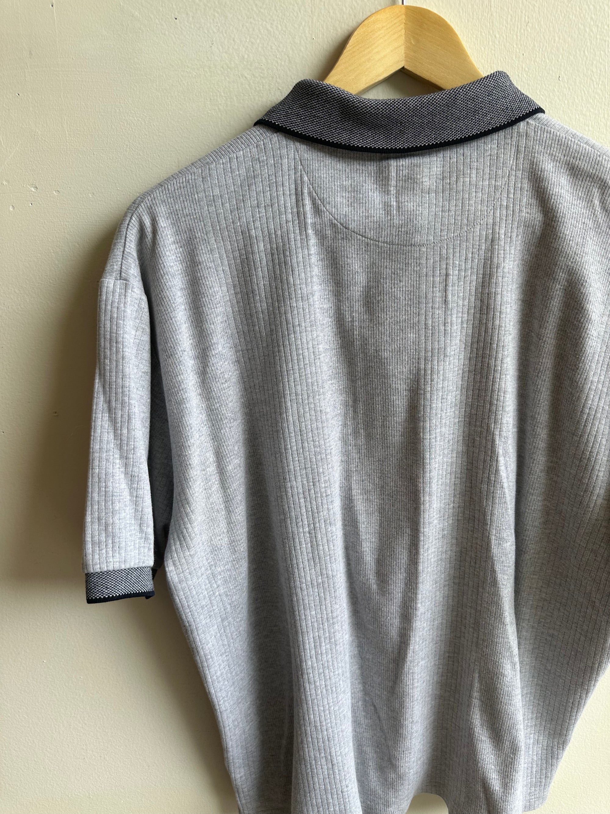 Vintage Gianni Valentino Polo – Grey Ribbed Knit | Size XL