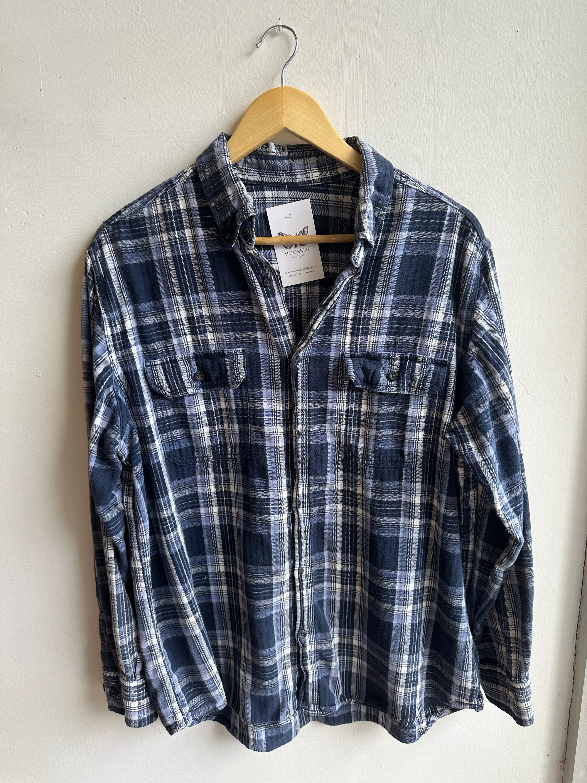 Vintage Classic Navy Plaid Flannel – Soft & Worn-In | Size Large