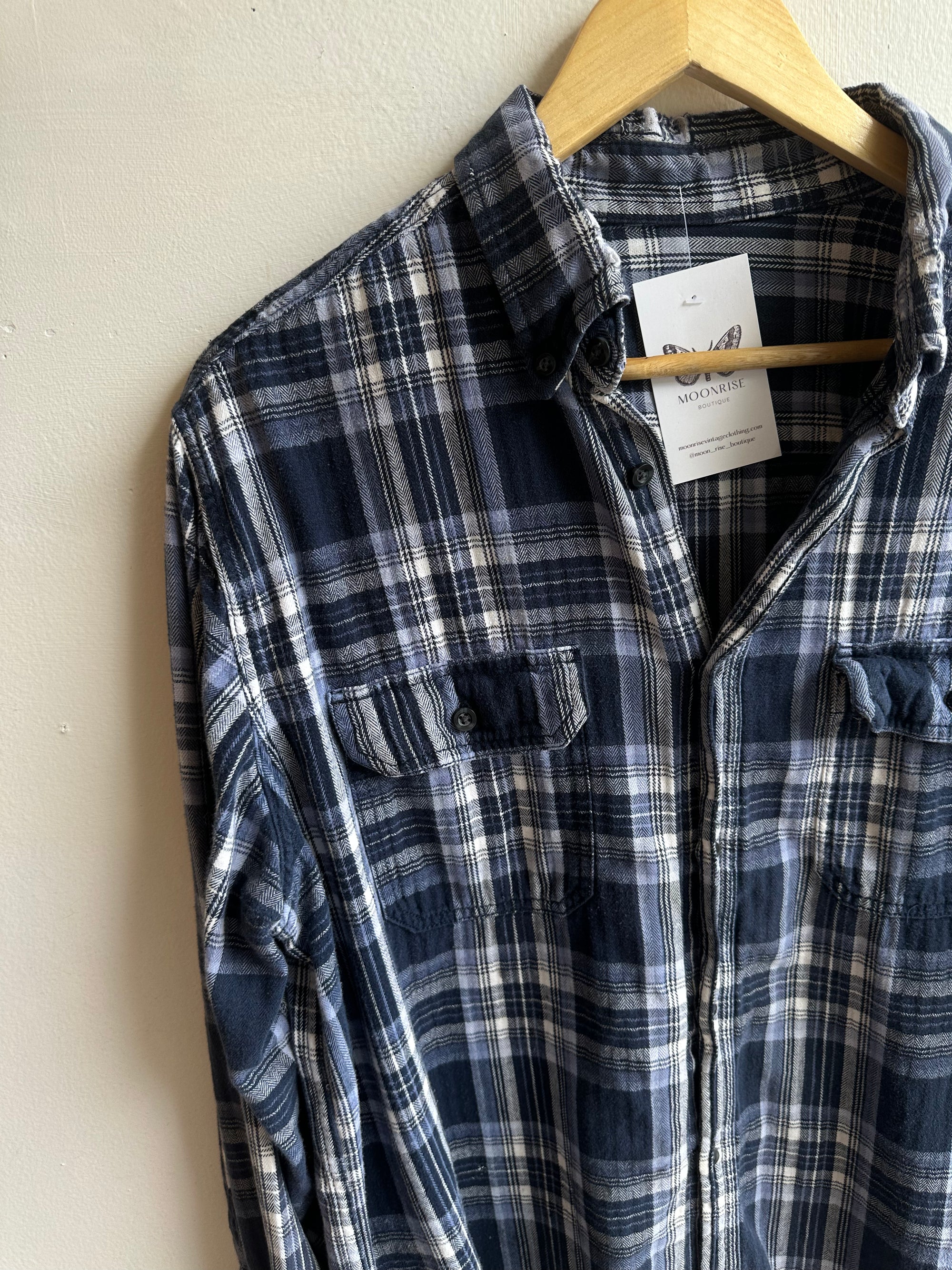 Vintage Classic Navy Plaid Flannel – Soft & Worn-In | Size Large