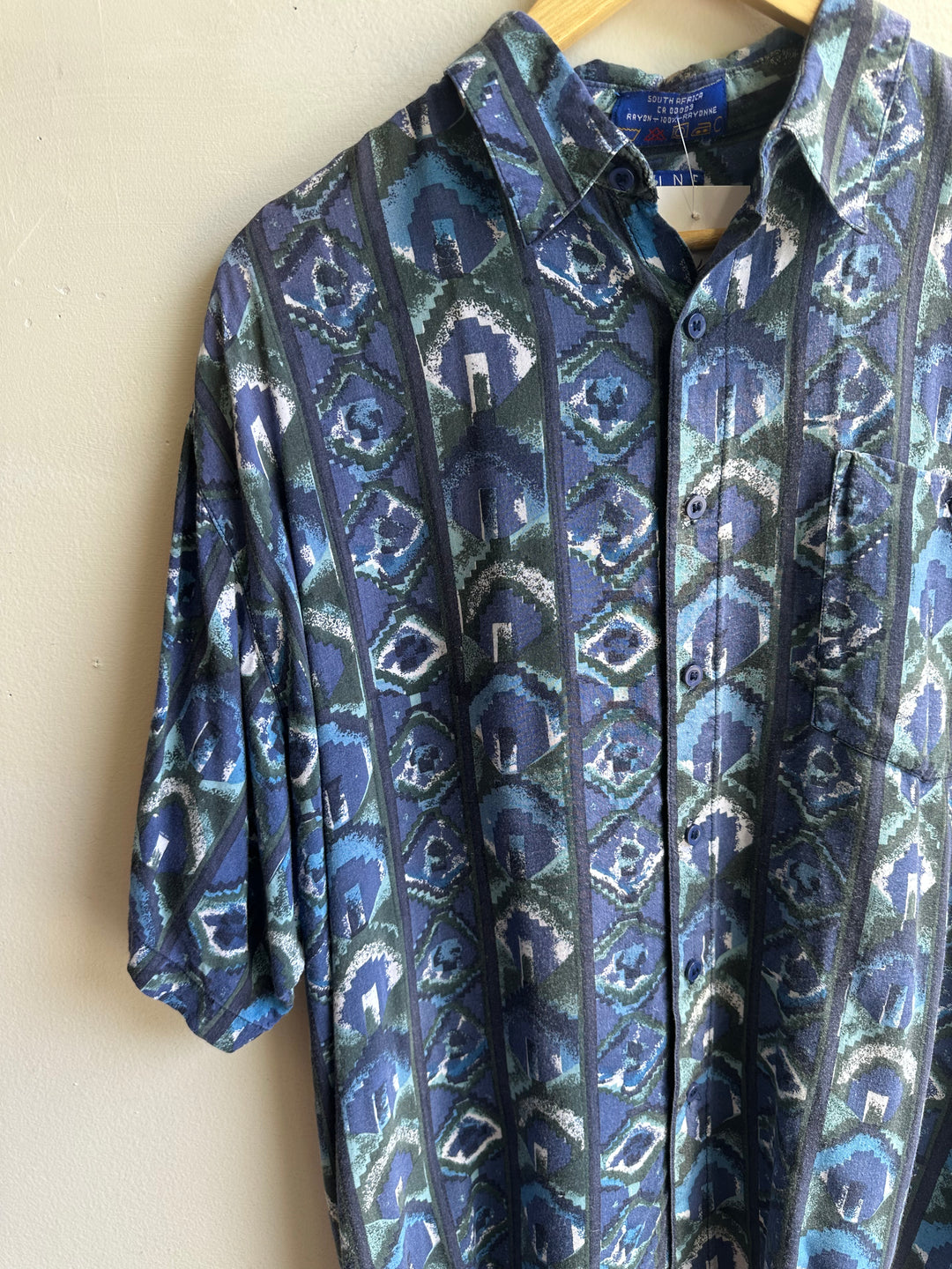 Vintage South Rayon Button-Up – Geometric Tribal Print (Fine Line) | Size Large