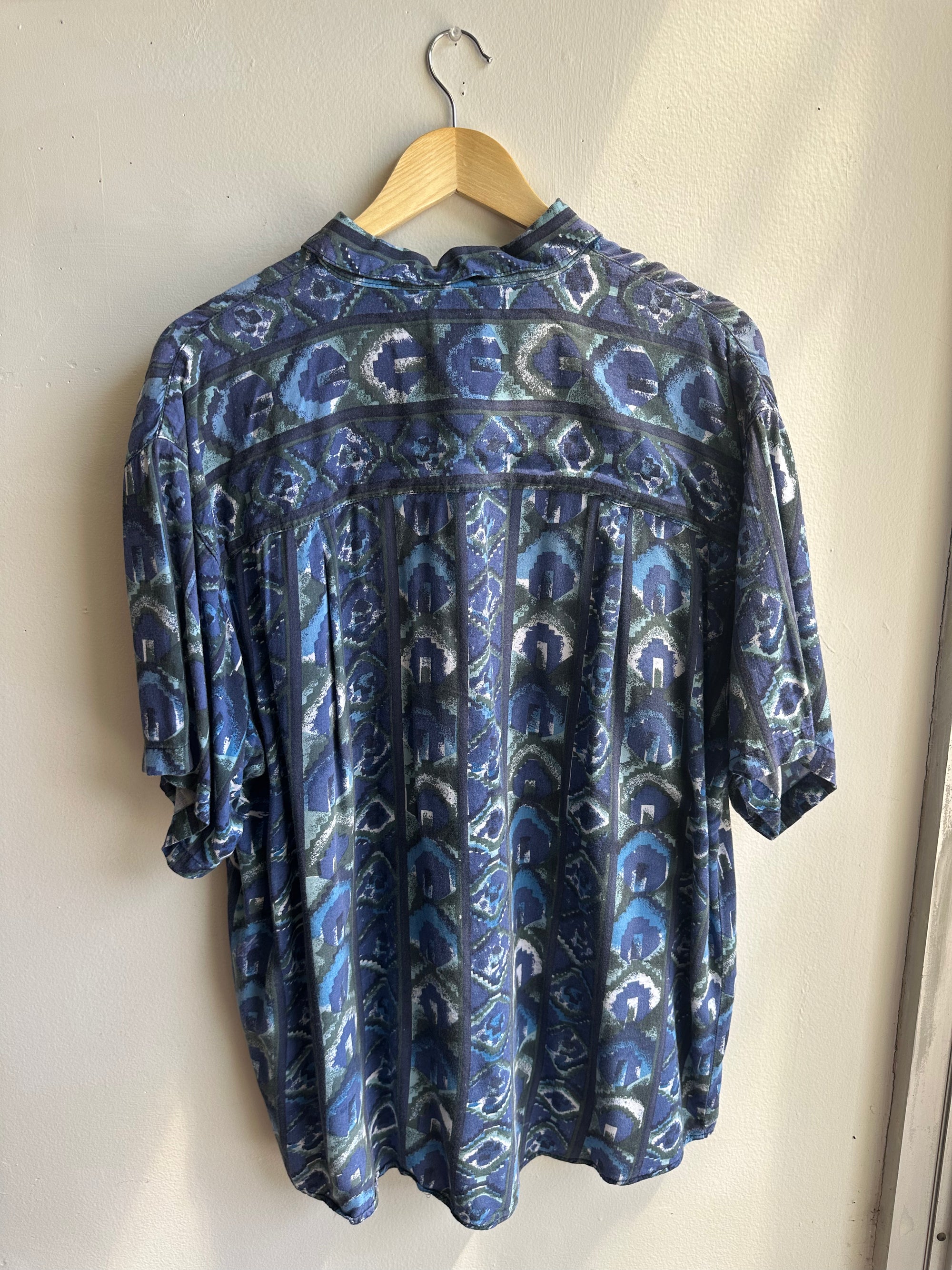 Vintage South African Rayon Button-Up – Geometric Tribal Print (Fine Line) | Size Large