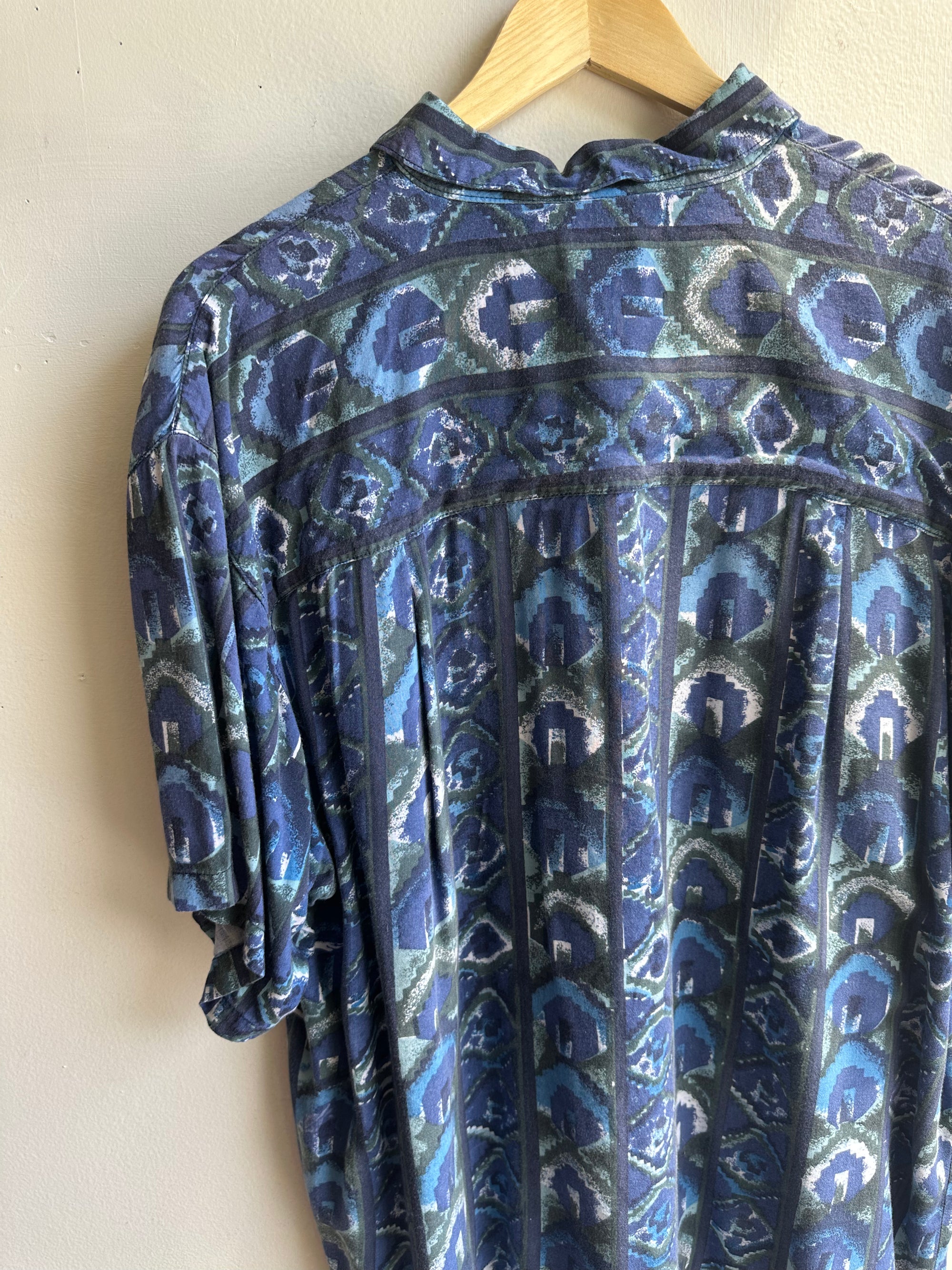 Vintage South African Rayon Button-Up – Geometric Tribal Print (Fine Line) | Size Large