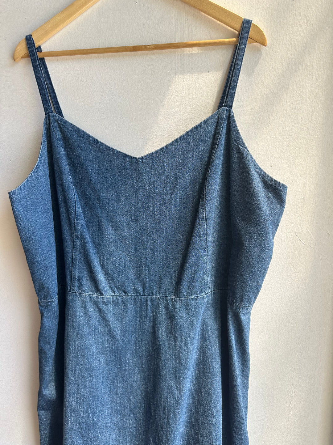 Vintage Ruffle-Hem Denim Mini Dress – Soft Chambray Feel | Size XXL
