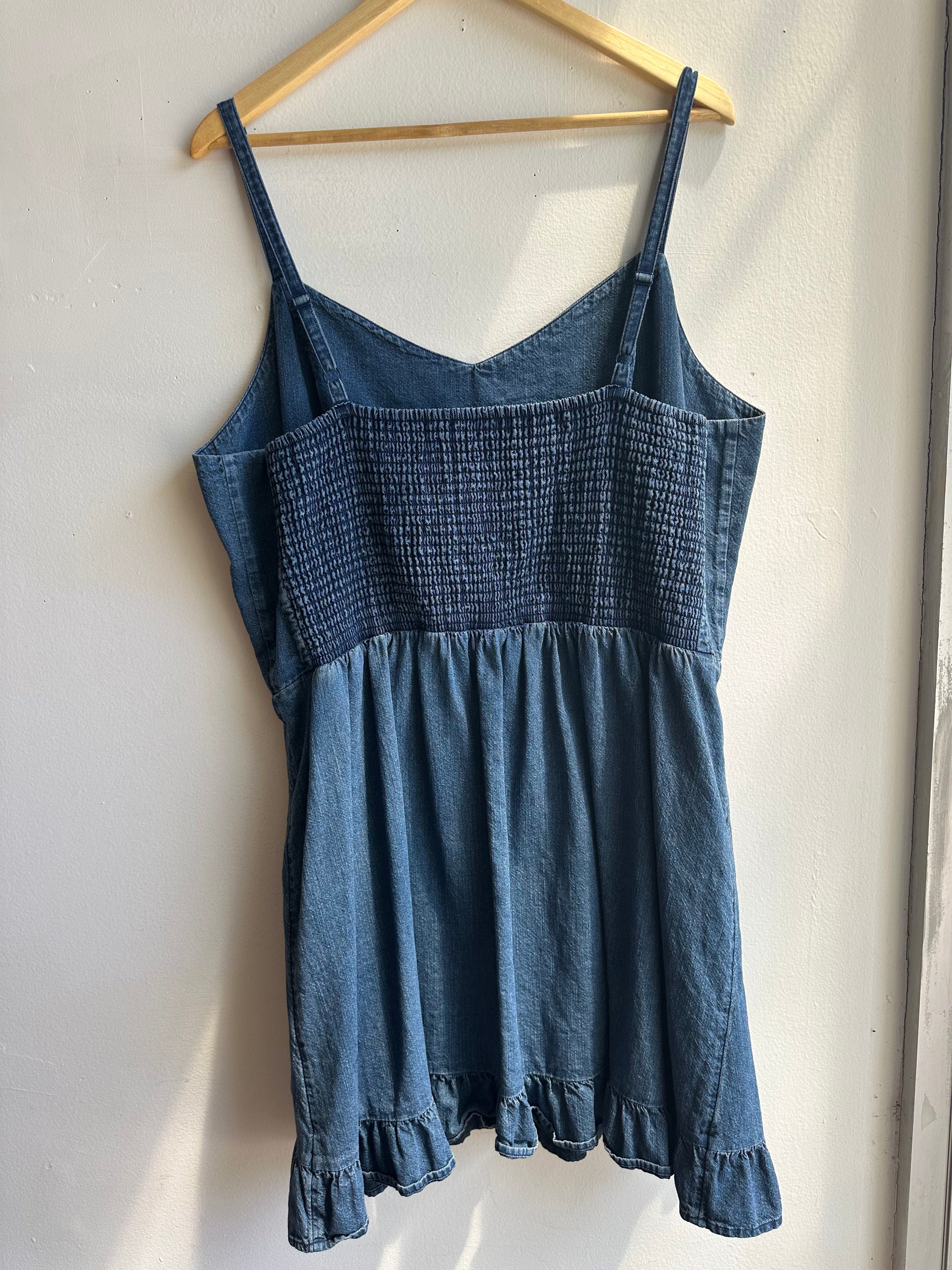 Vintage Ruffle-Hem Denim Mini Dress – Soft Chambray Feel | Size XXL