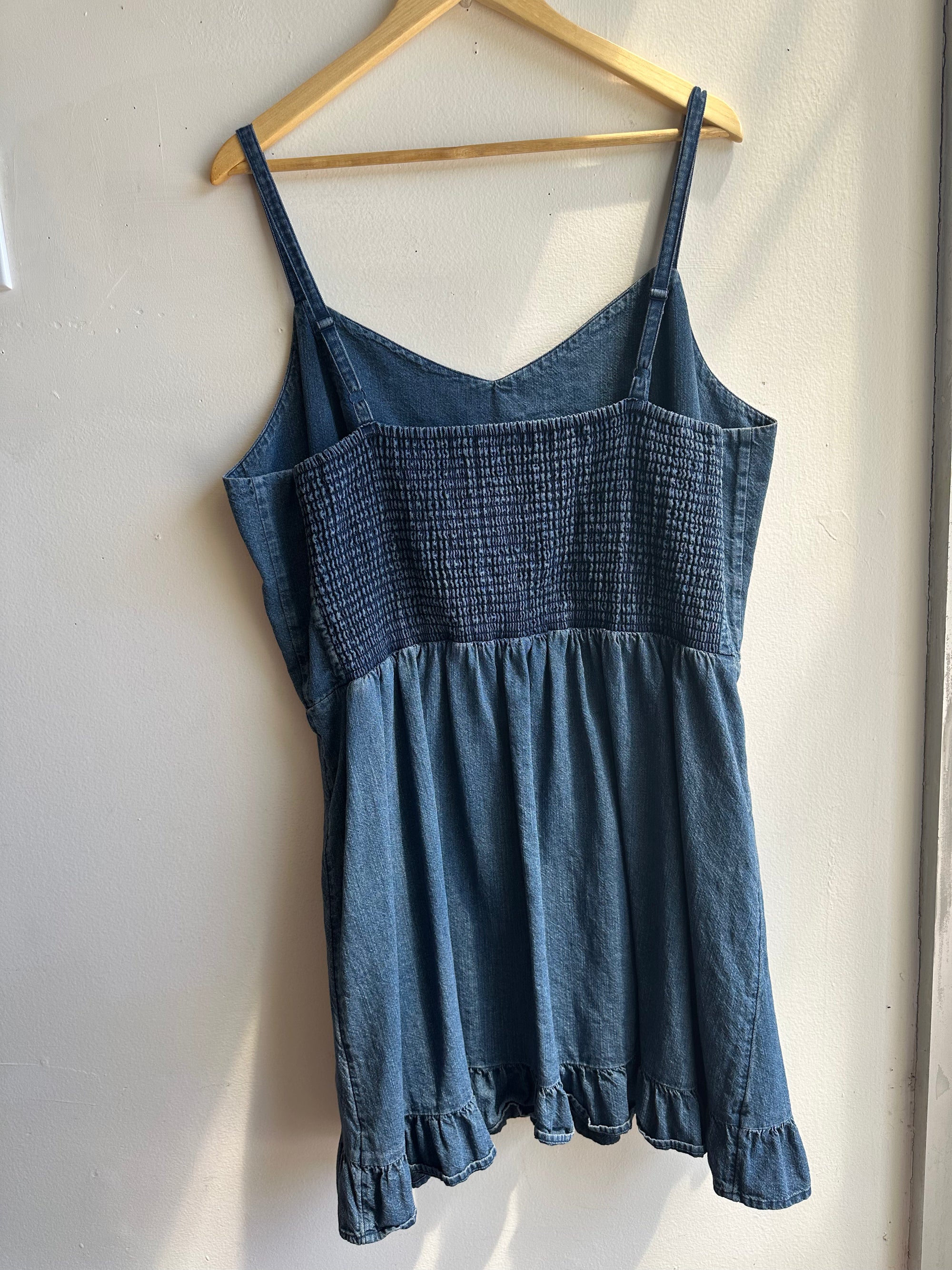 Vintage Ruffle-Hem Denim Mini Dress – Soft Chambray Feel | Size XXL
