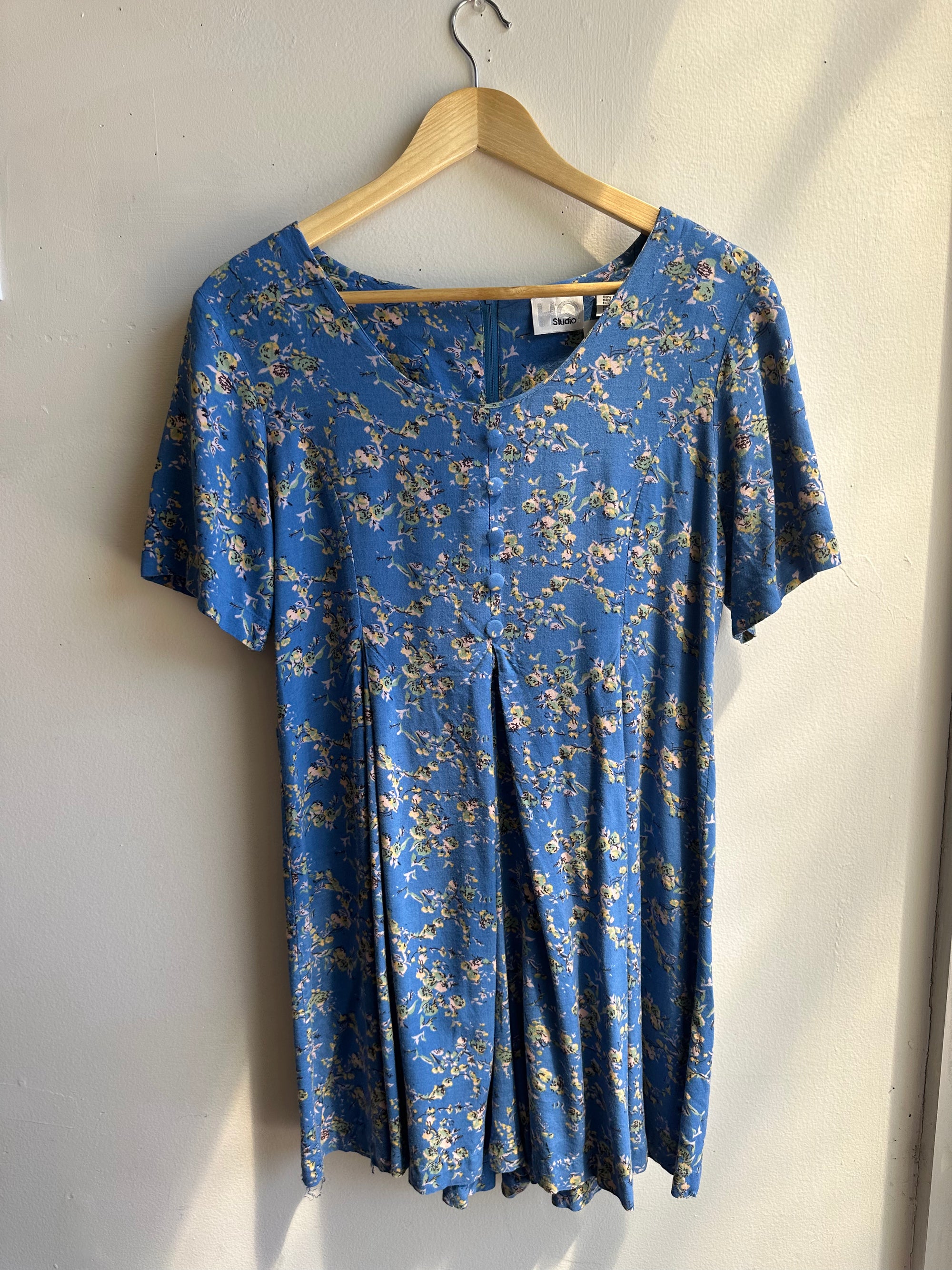 Vintage 90s Floral Babydoll Romper – Periwinkle Blue with Button Front | Size Medium