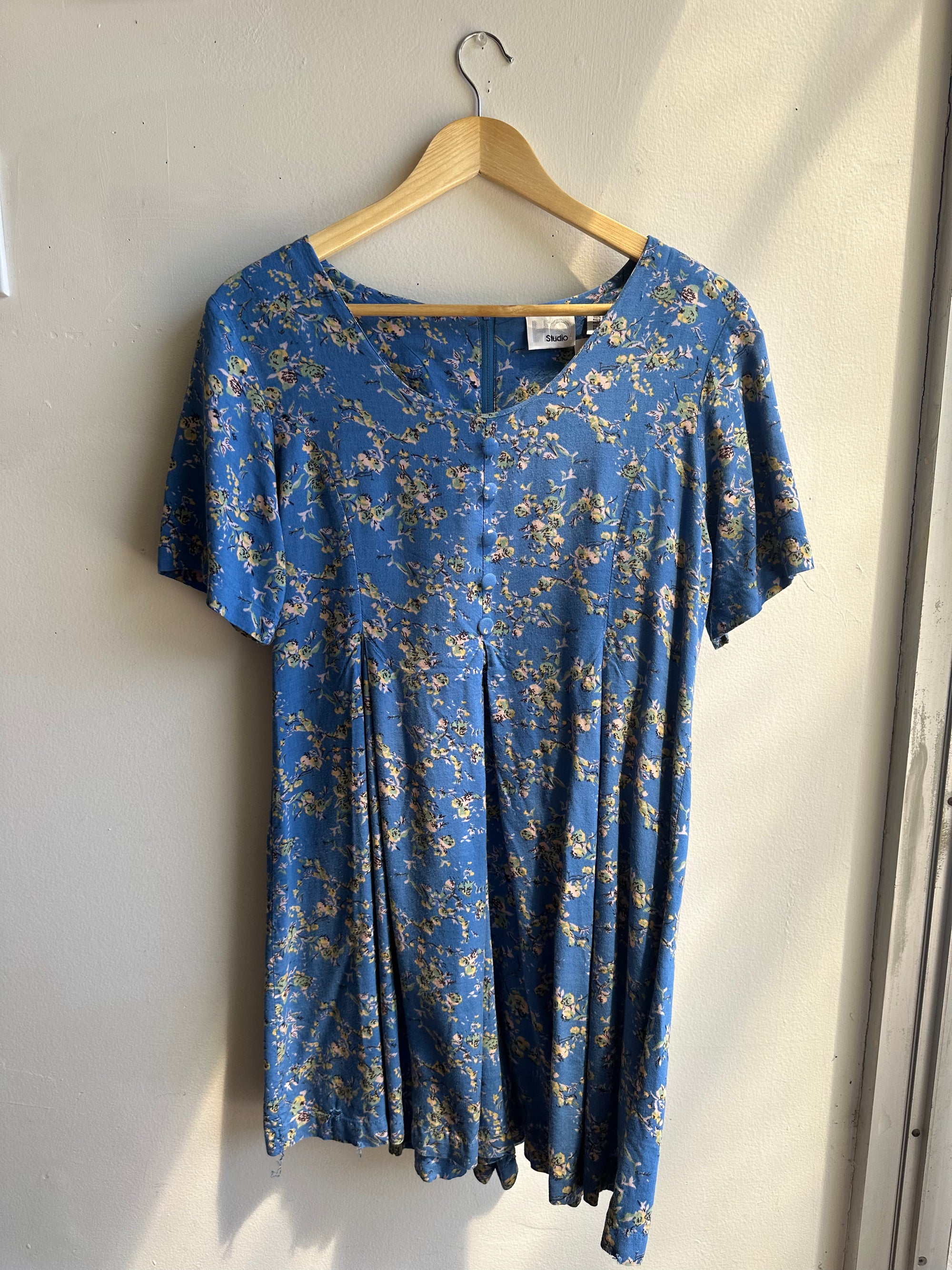 Vintage 90s Floral Babydoll Romper – Periwinkle Blue with Button Front | Size Medium