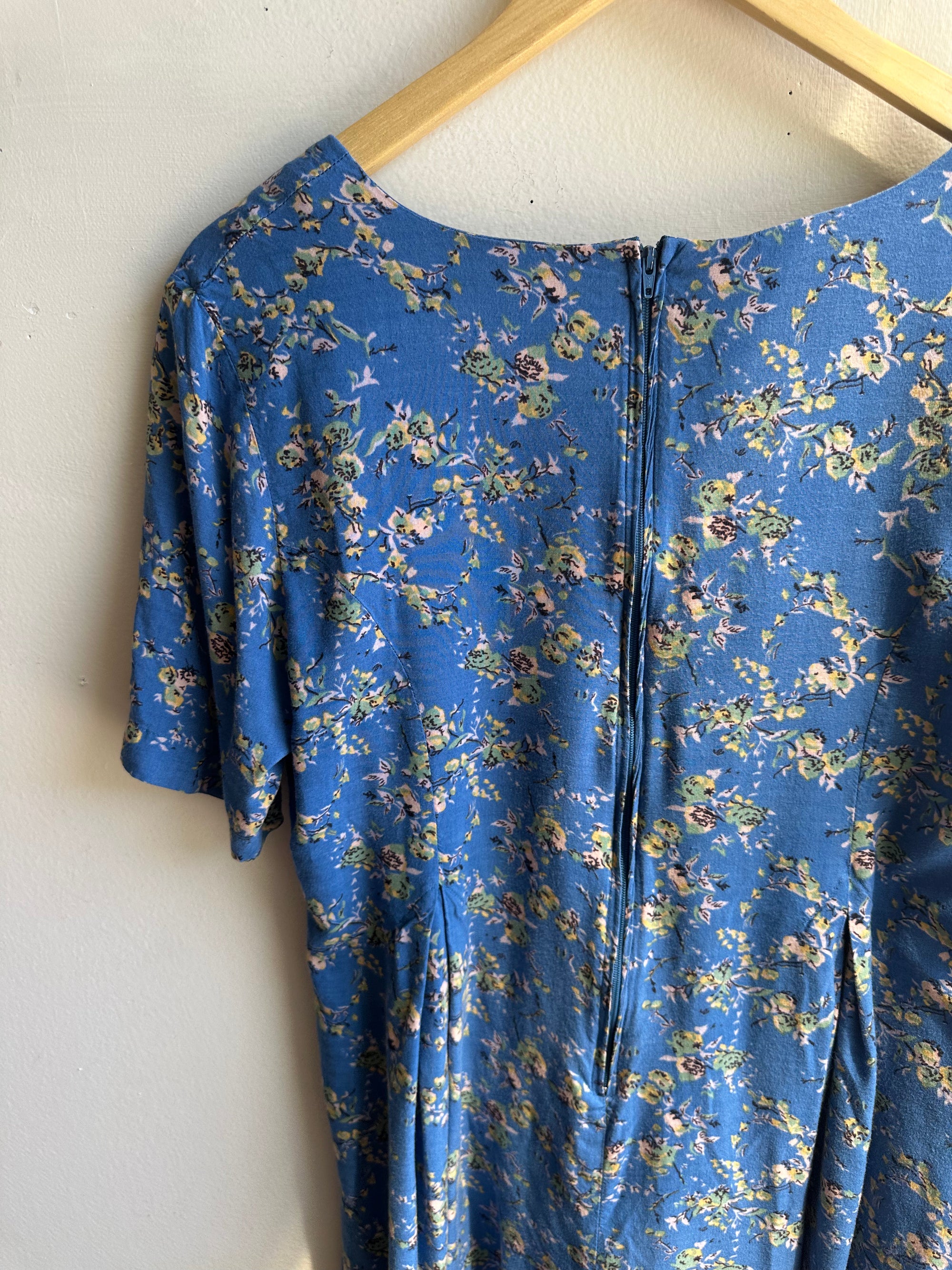 Vintage 90s Floral Babydoll Romper – Periwinkle Blue with Button Front | Size Medium