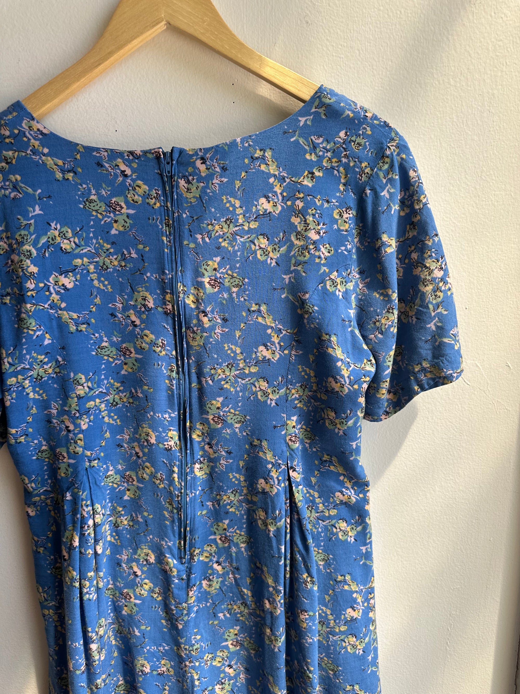 Vintage 90s Floral Babydoll Romper – Periwinkle Blue with Button Front | Size Medium