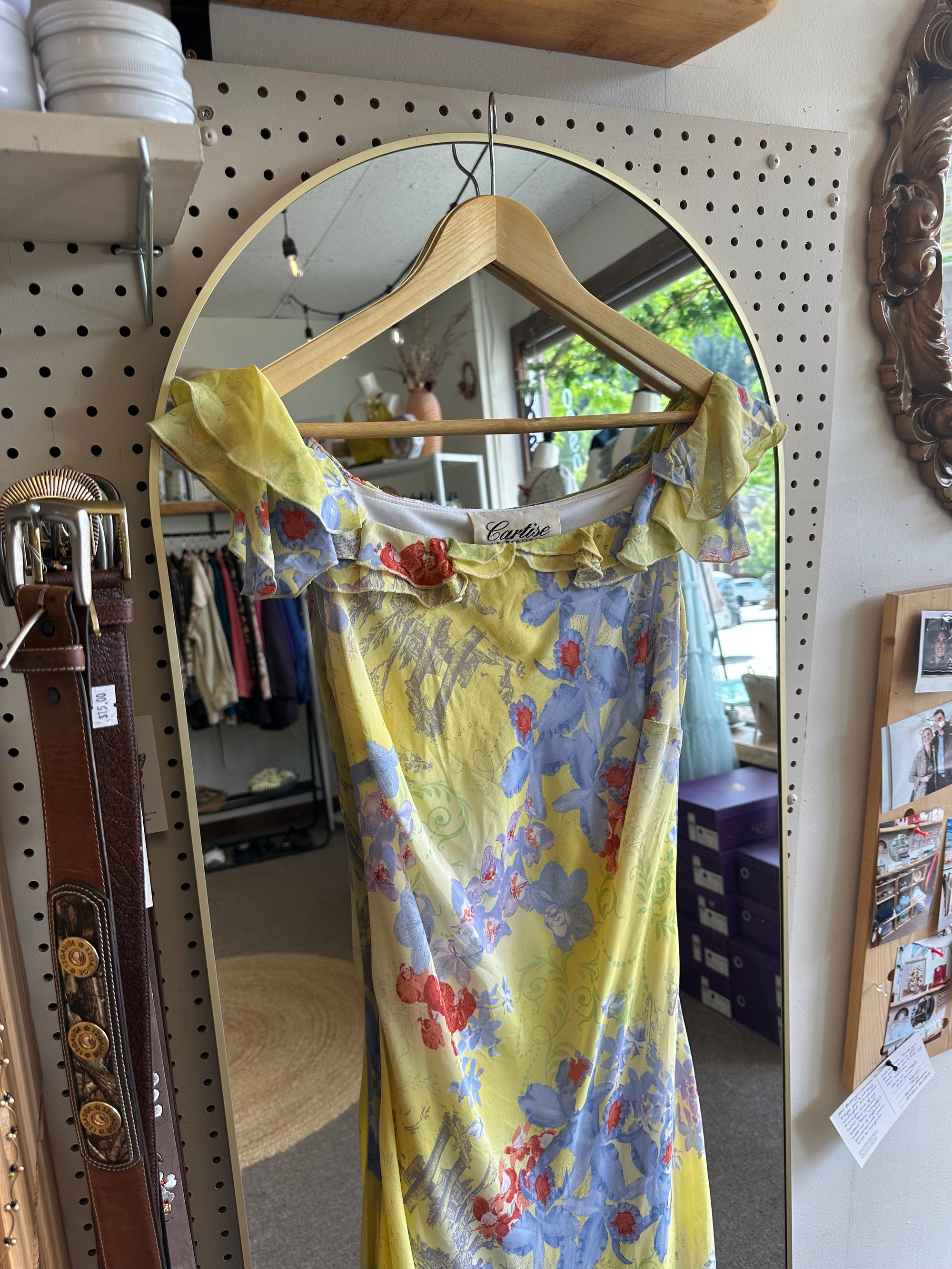 Vintage Cartise Ruffle-Shoulder Floral Dress – Lemon Zest & Lilac Bloom | Size 4