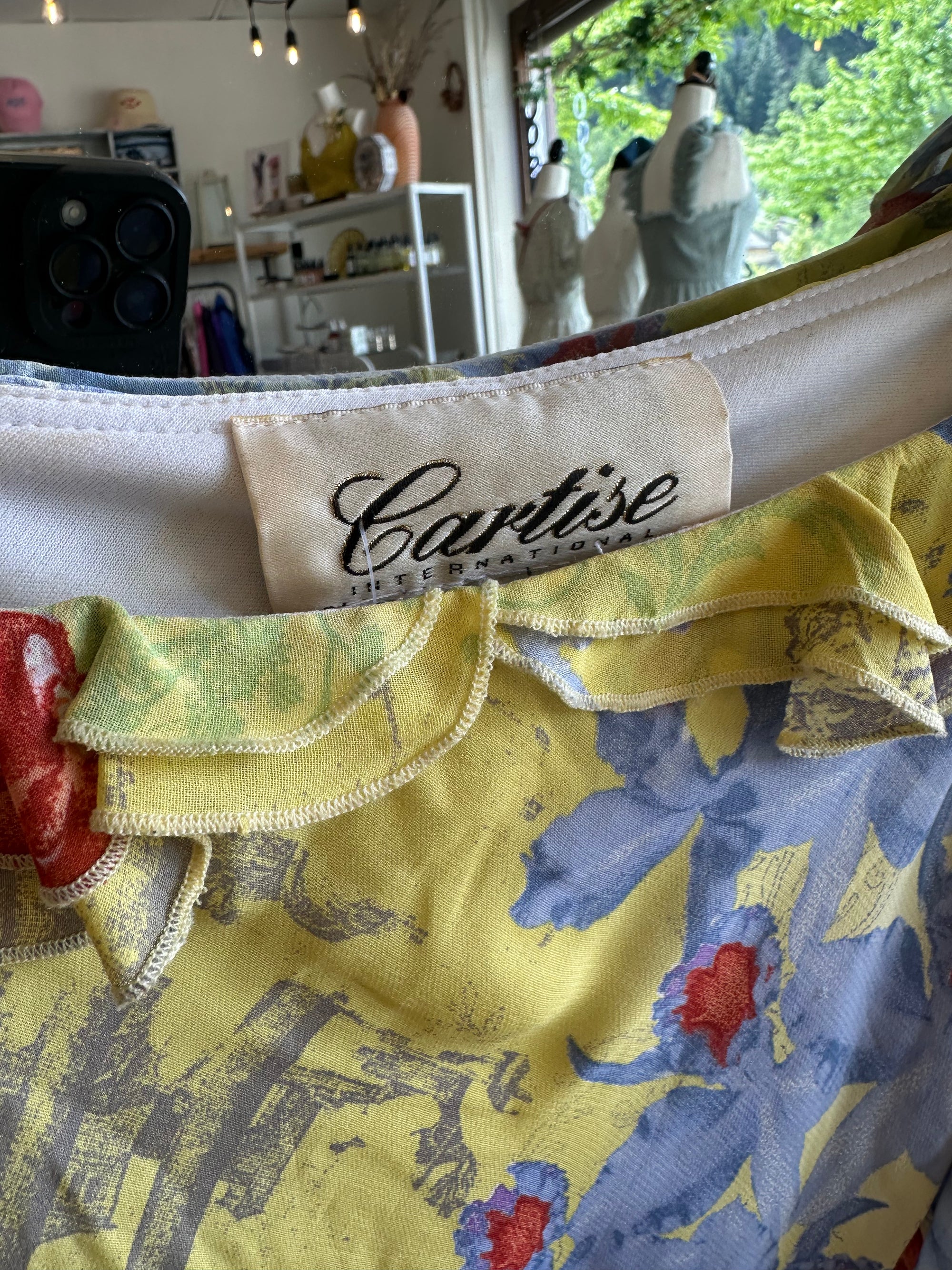 Vintage Cartise Ruffle-Shoulder Floral Dress – Lemon Zest & Lilac Bloom | Size 4